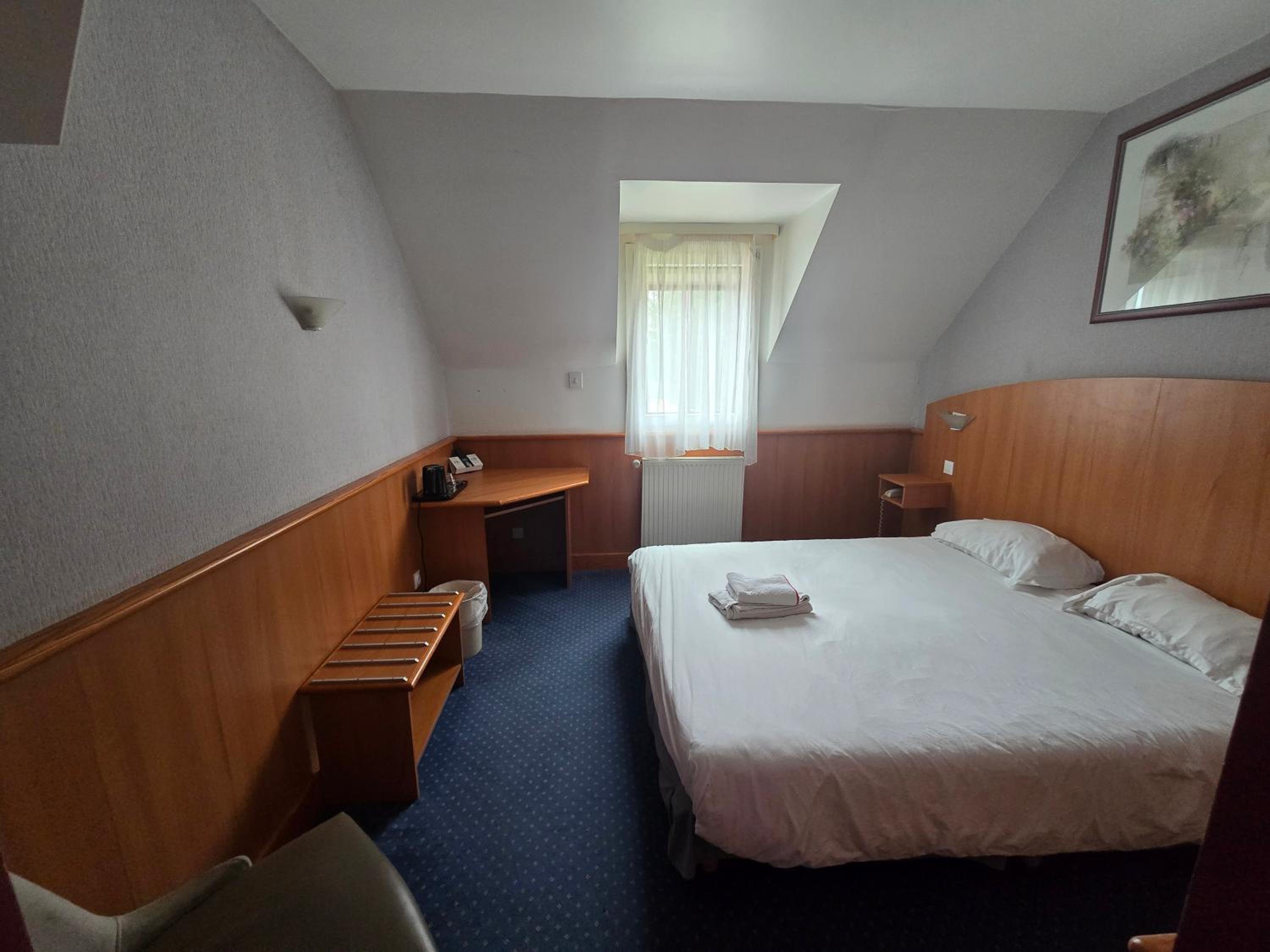 Budget Double Room photo 2