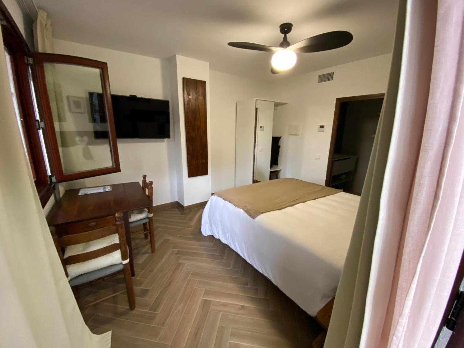 Queen Room photo 3