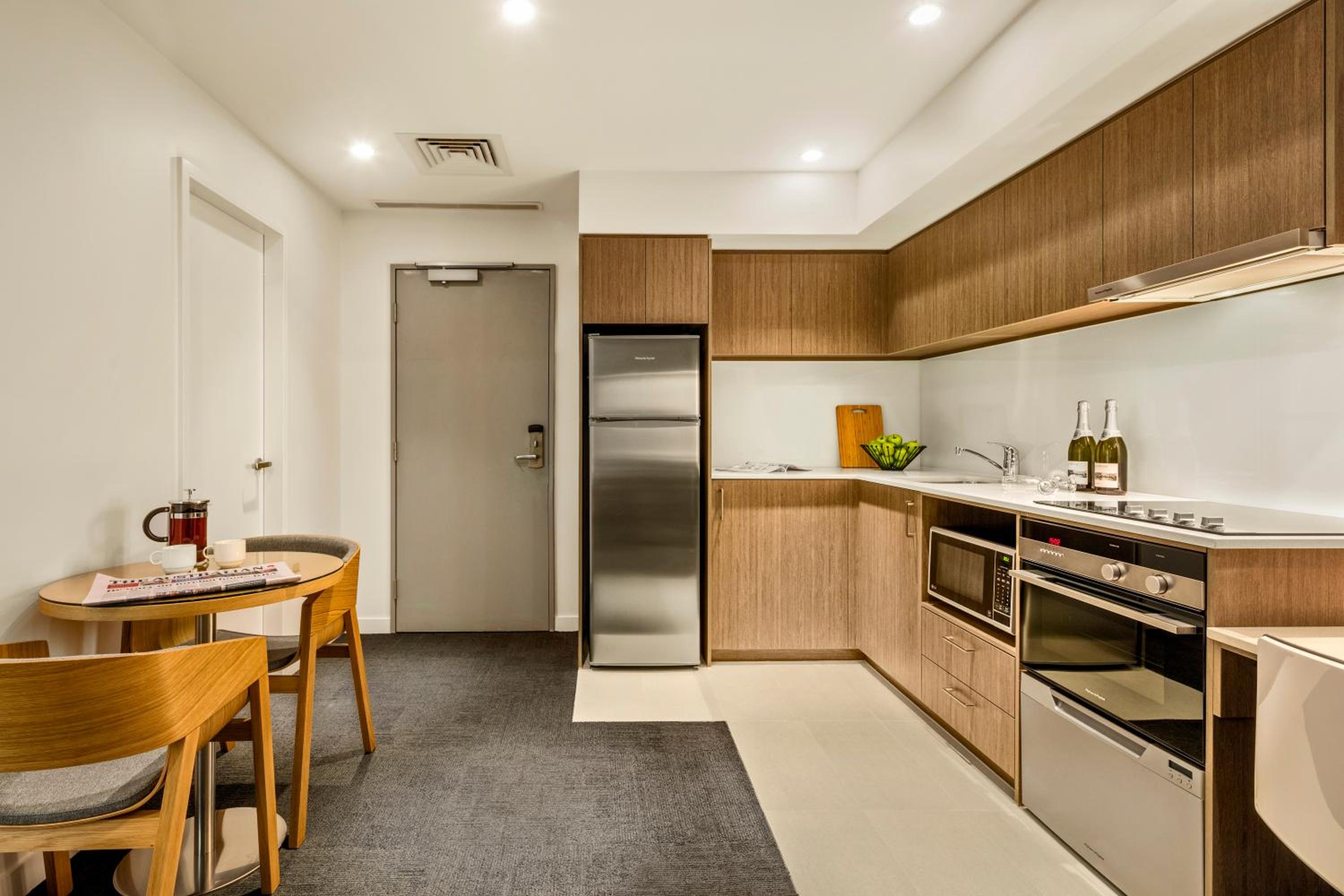 One-Bedroom Apartment thumbnail 5