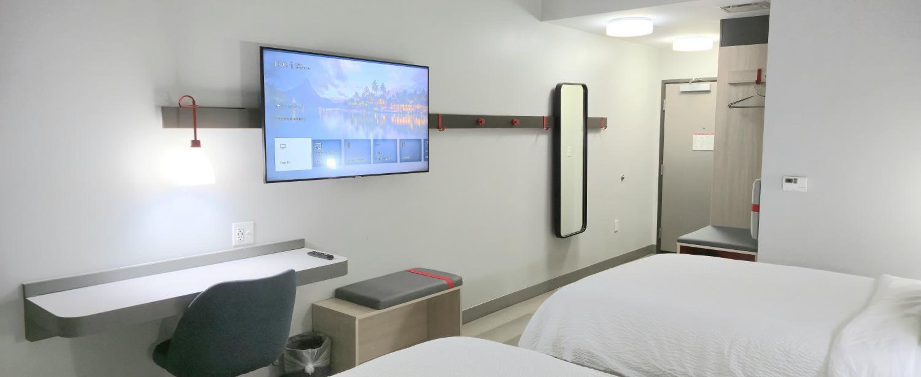 Room with Two Beds - Hearing Accessible - Non-Smoking - Photo 4