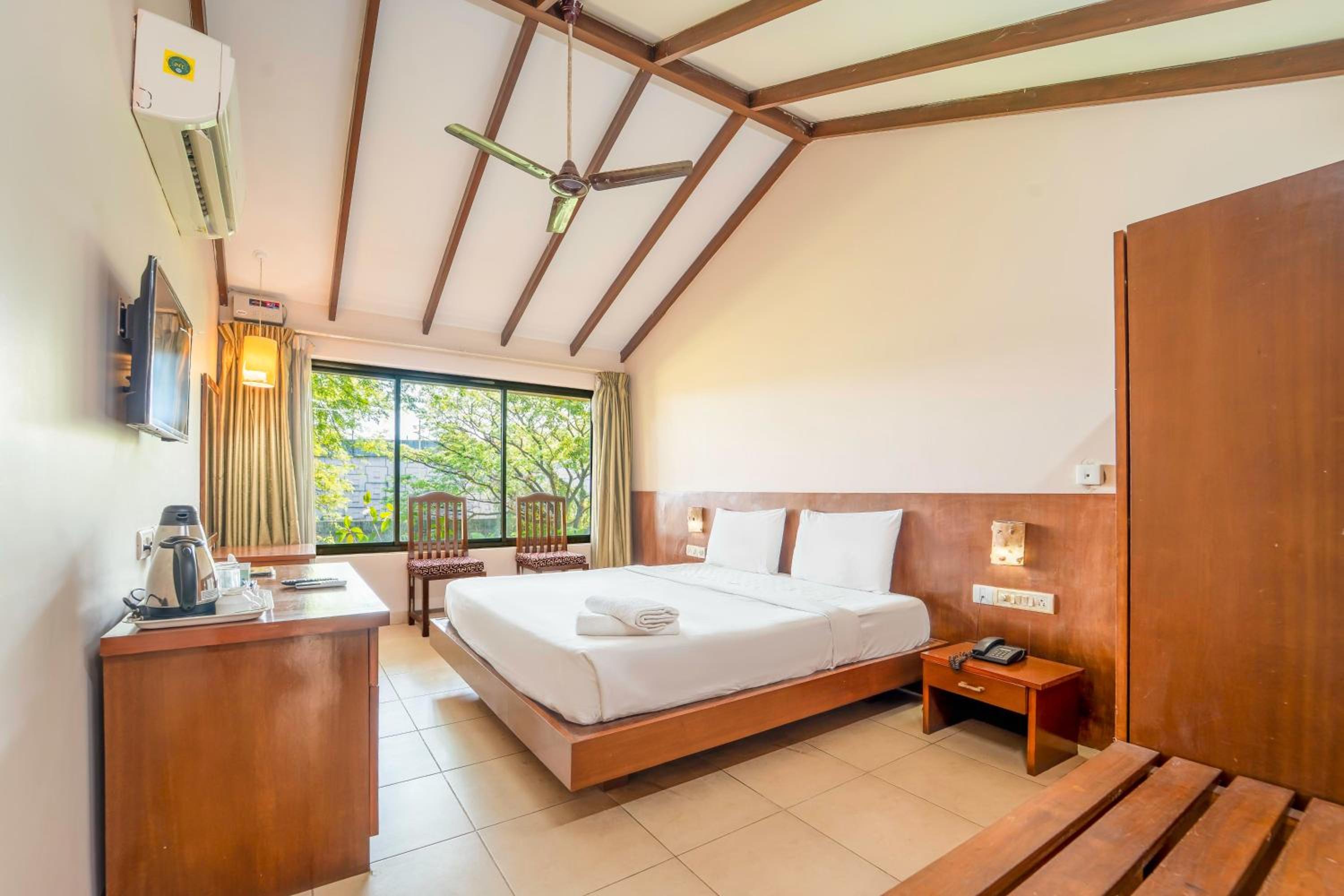 Deluxe AC Room