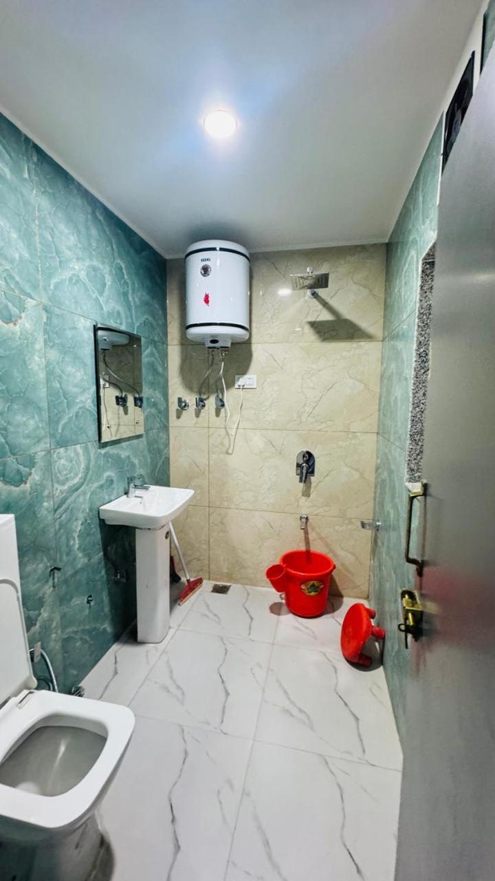 Deluxe Double Room (2 Adults + 1 Child)
