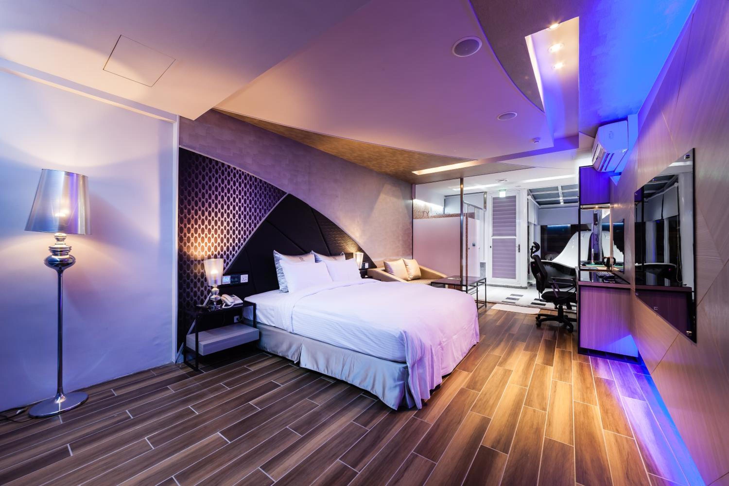 Deluxe Double Room With Bath photo 1
