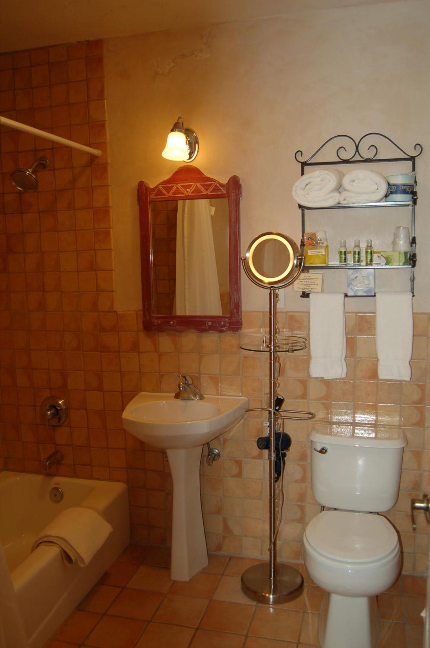 Queen Room photo 3