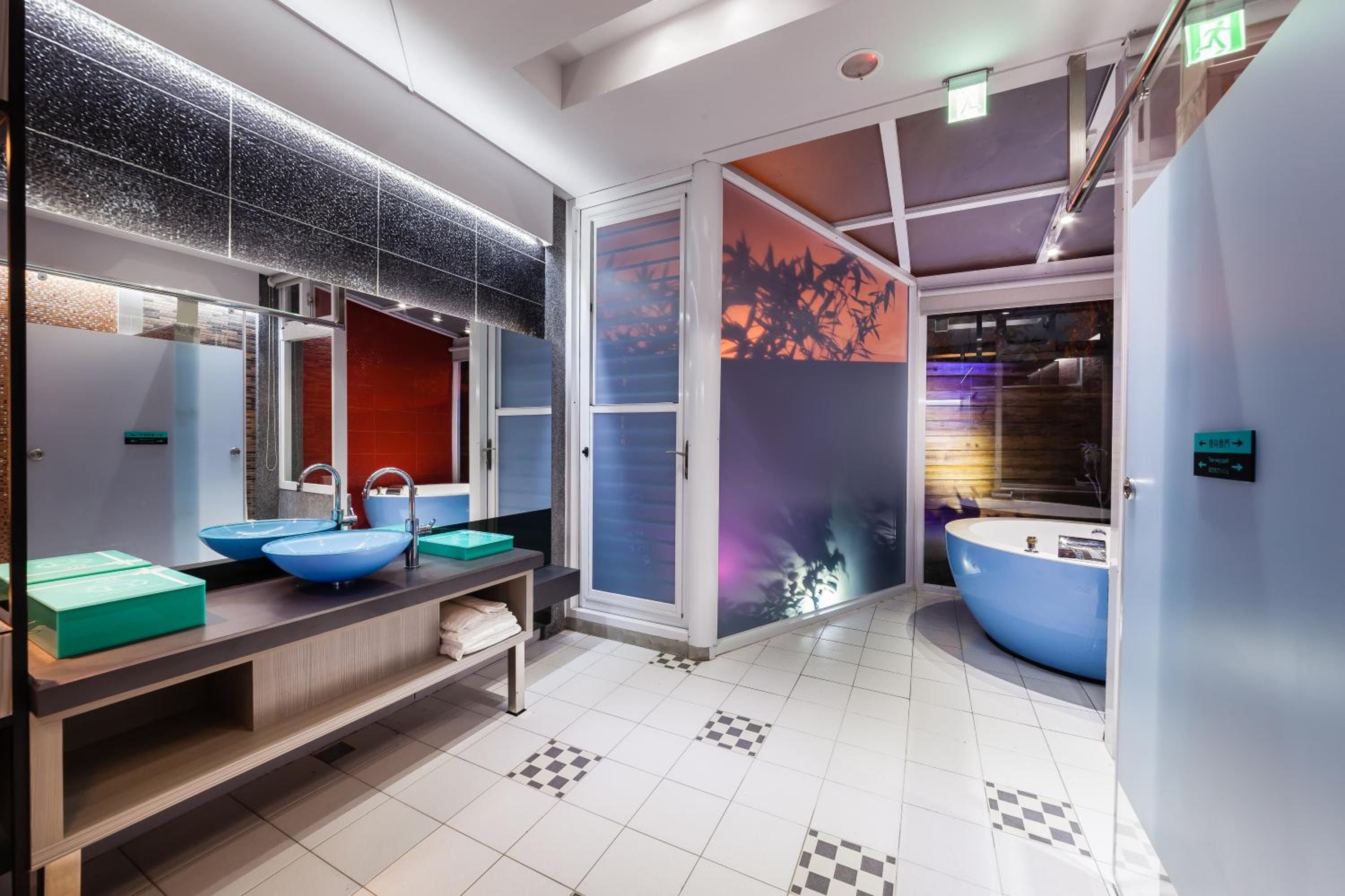 Quadruple Room with Bath photo 3