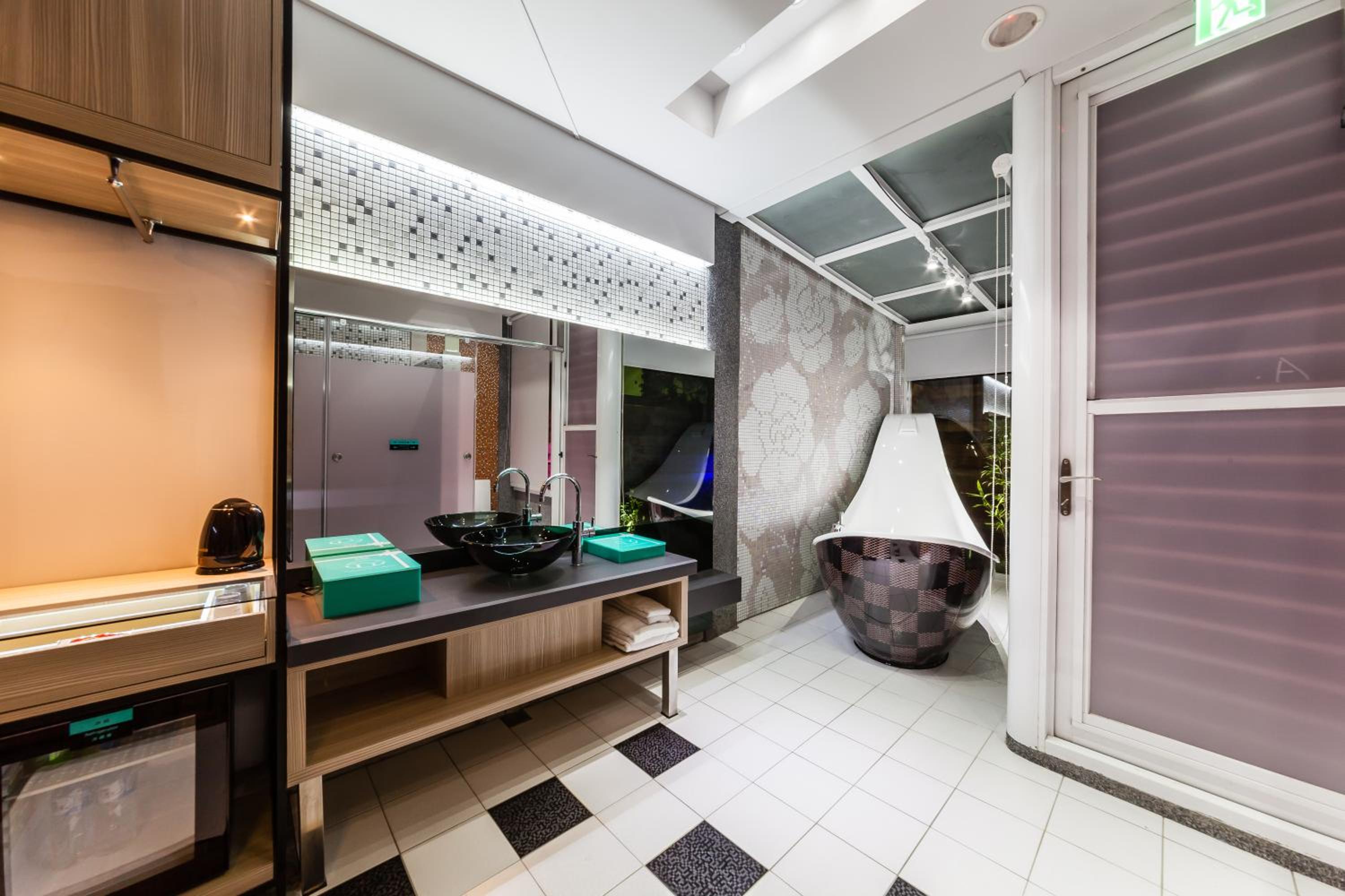 Deluxe Double Room With Bath photo 2