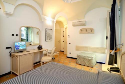 Superior Double Room with Sea View - Photo 16
