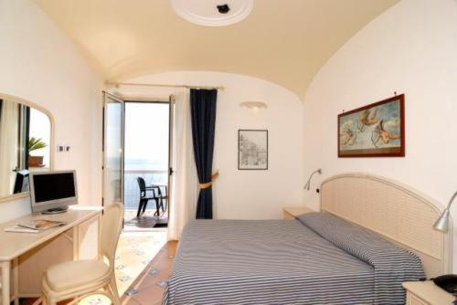 Superior Double Room with Sea View - Photo 14