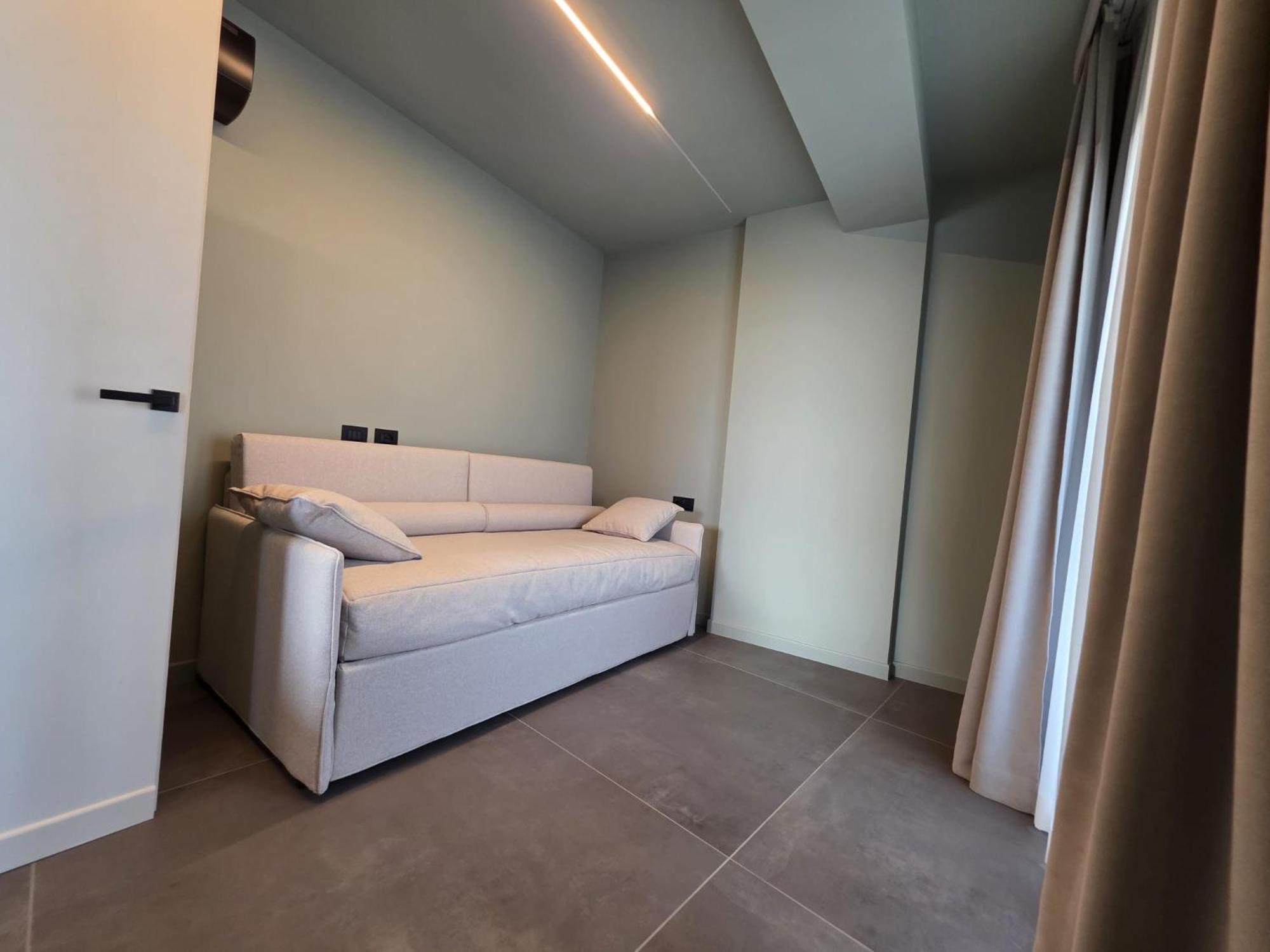 King Suite with Balcony photo 2