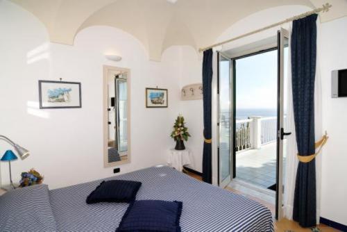 Junior Suite with Sea View (2 Adults) - Photo 10