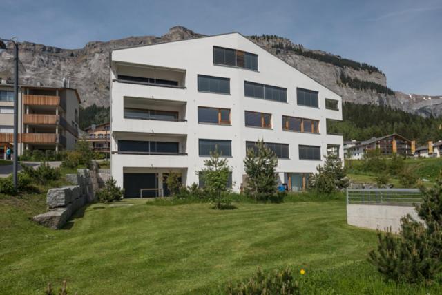 Apartment with Mountain View photo 2