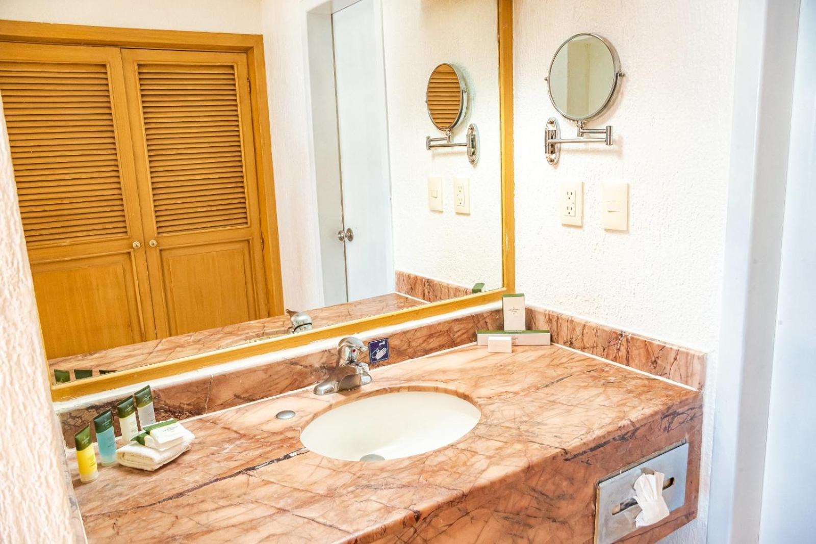 Deluxe Family Suite