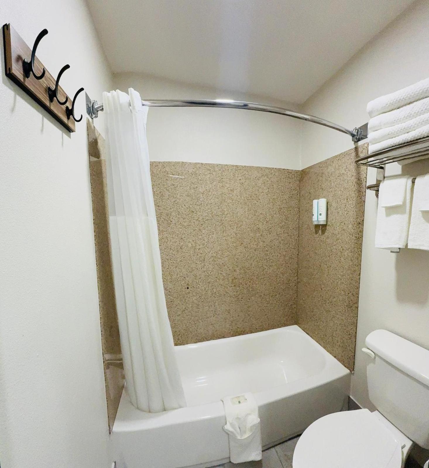 Quadruple Room with Two Queen Beds - Non Smoking