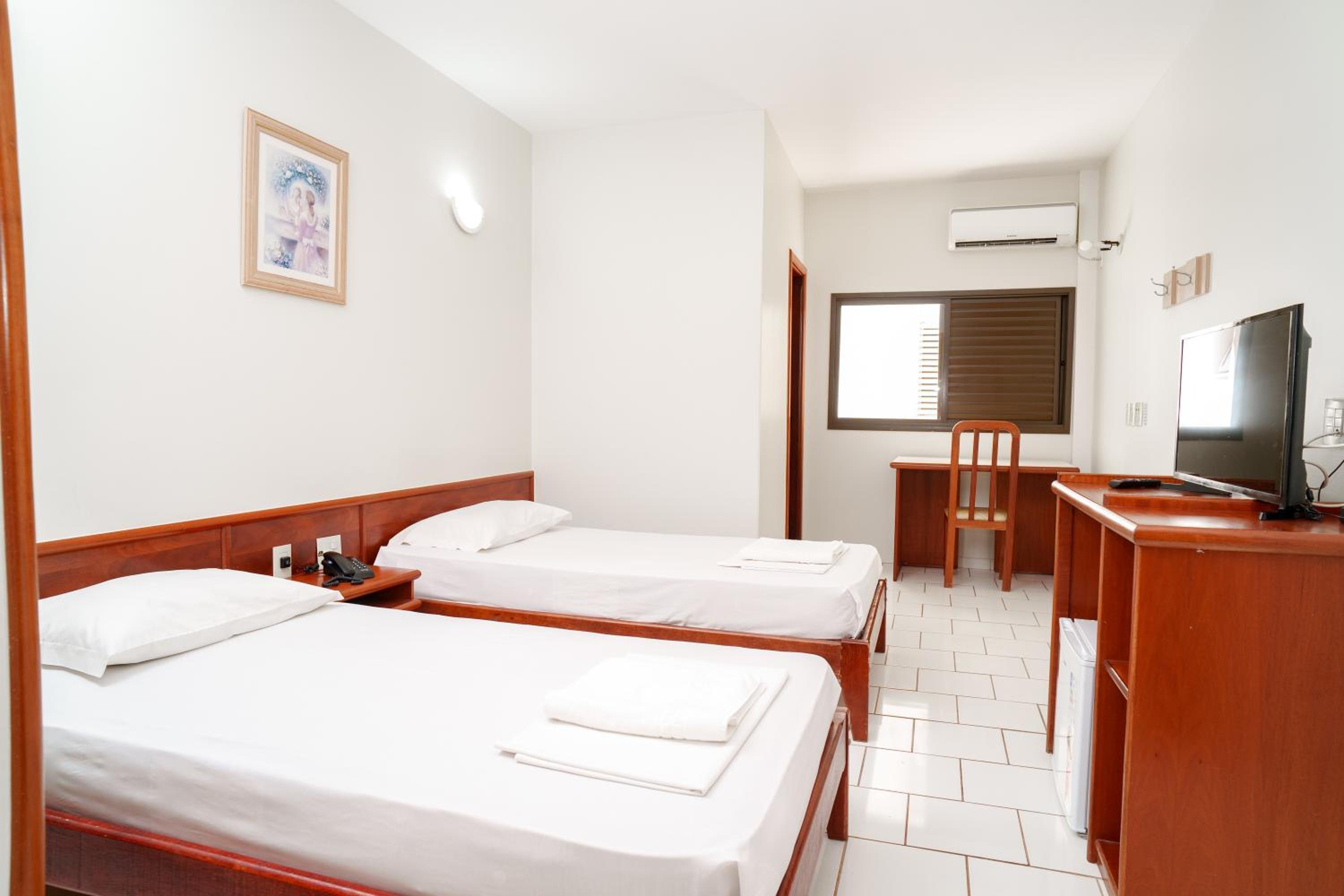 Standard Twin Room photo 3