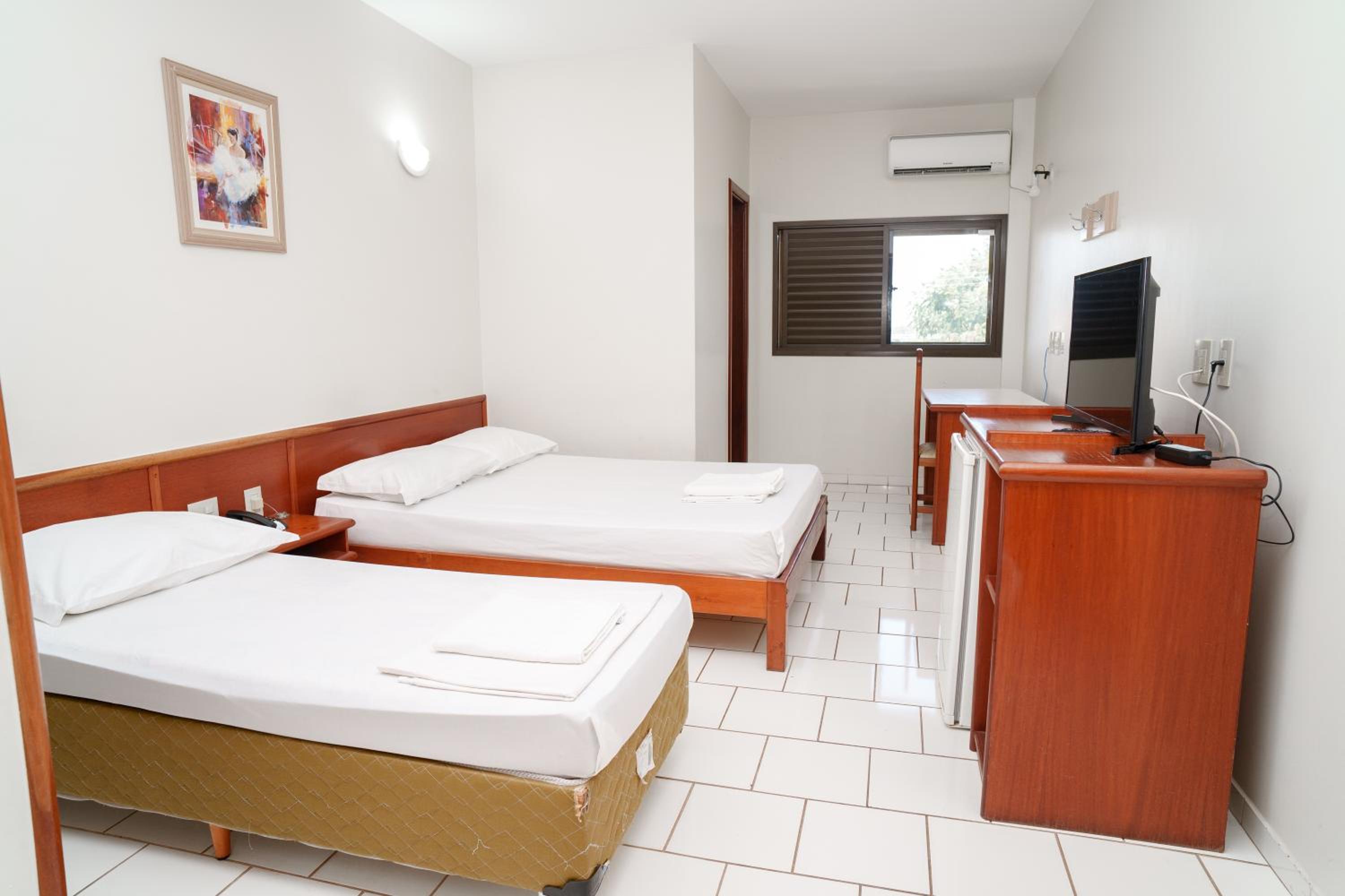 Basic Triple Room photo 2