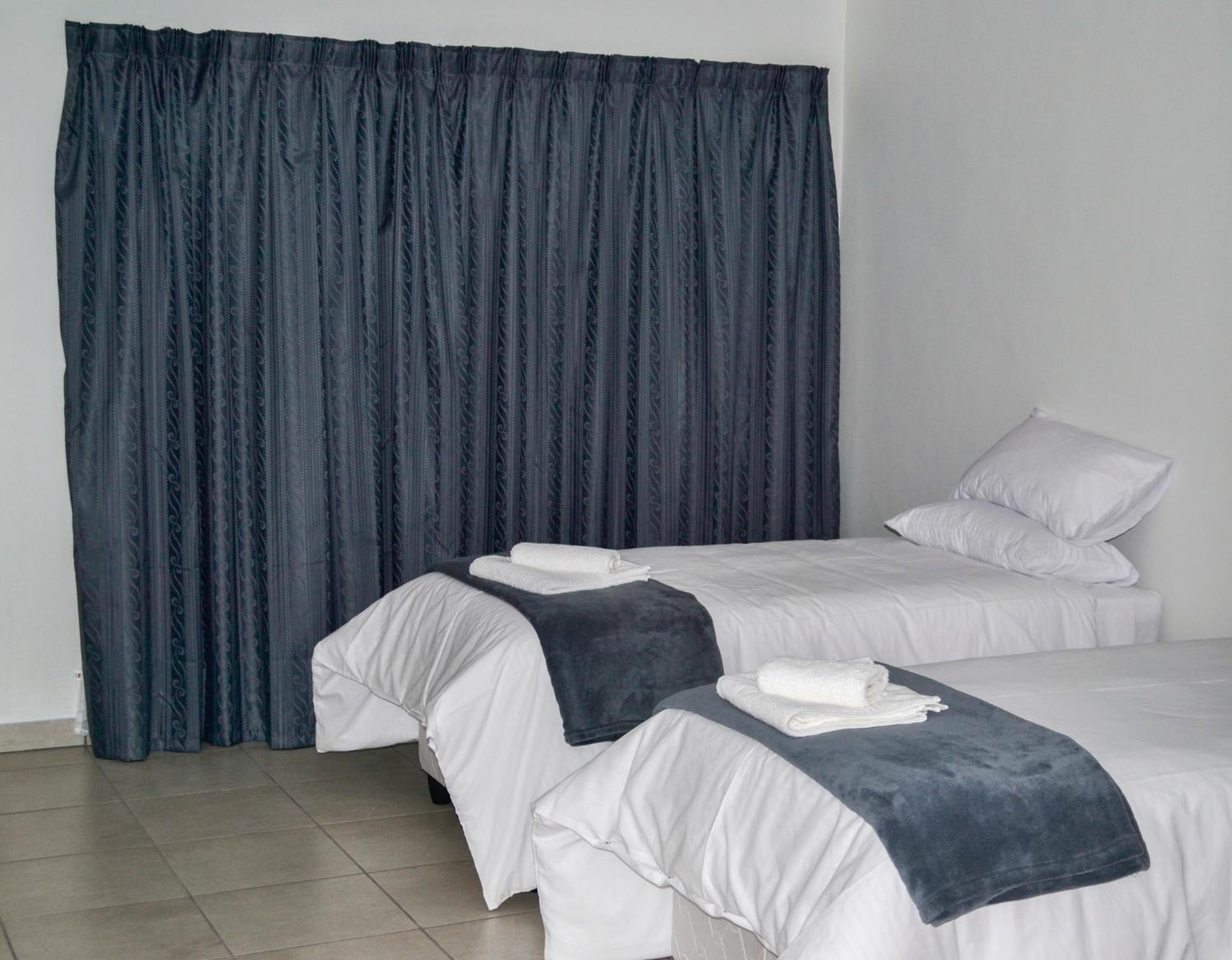 Standard Double Room - Photo 2