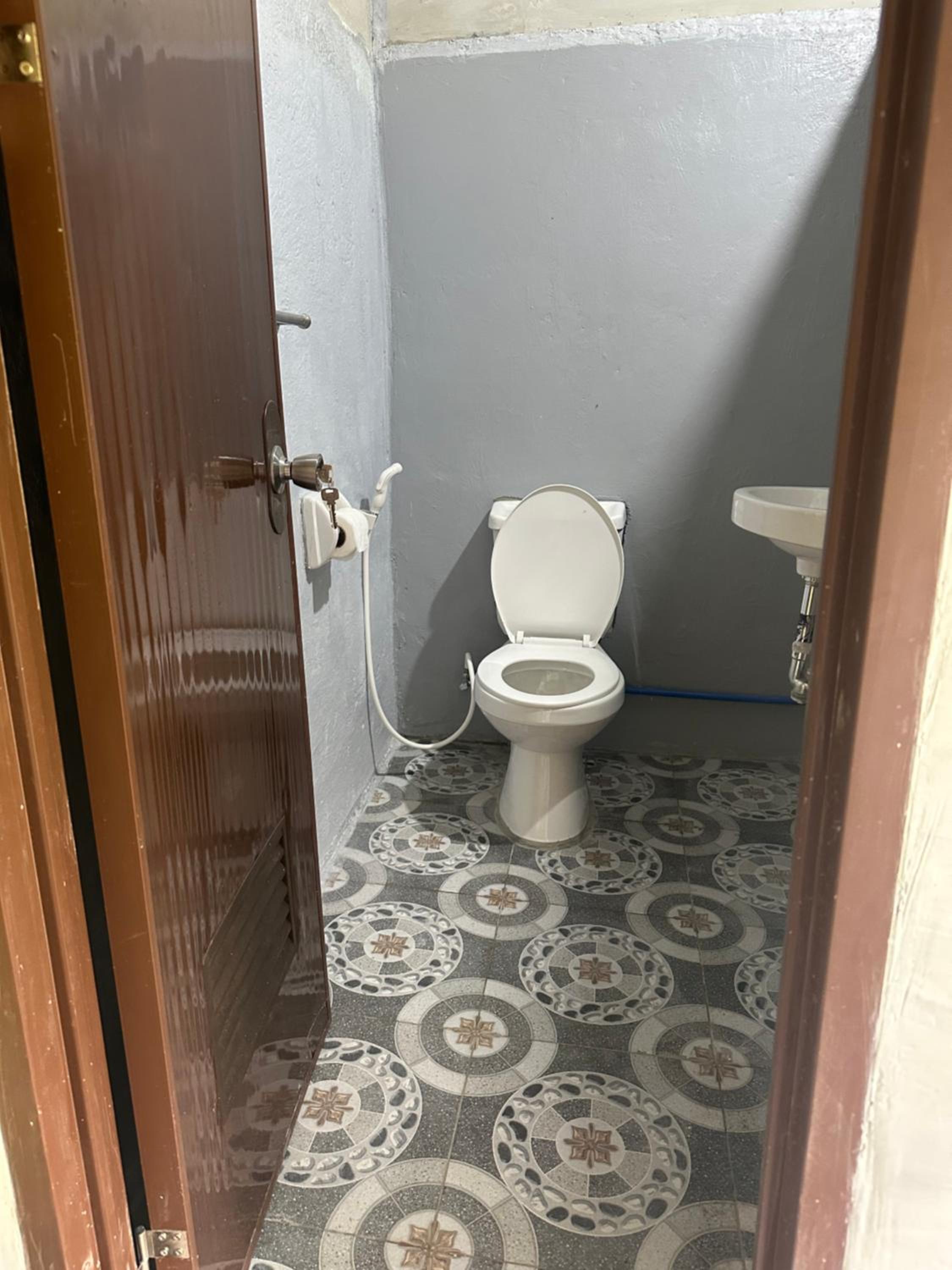 Family Room with Bathroom photo 3