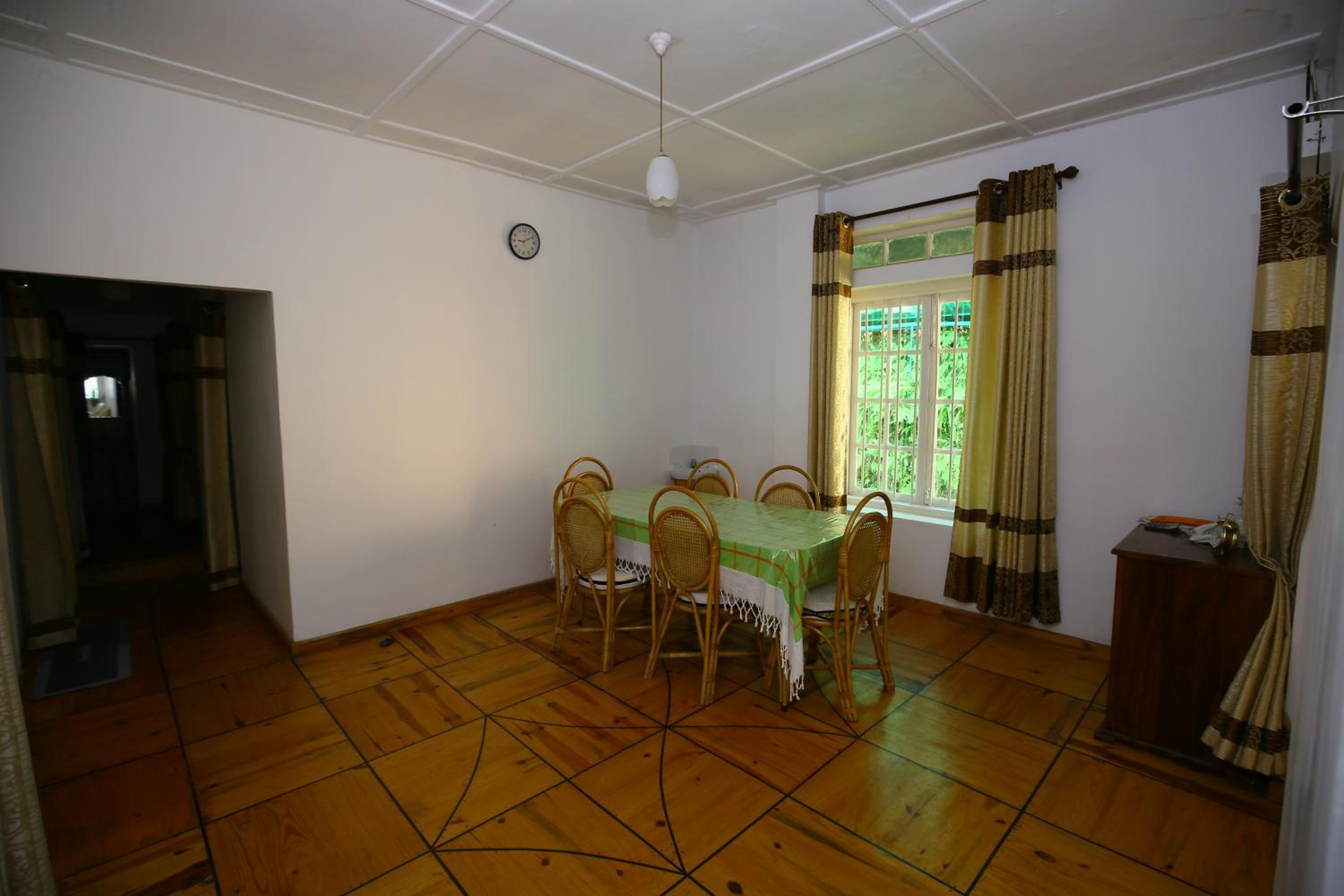 Bungalow with Garden View