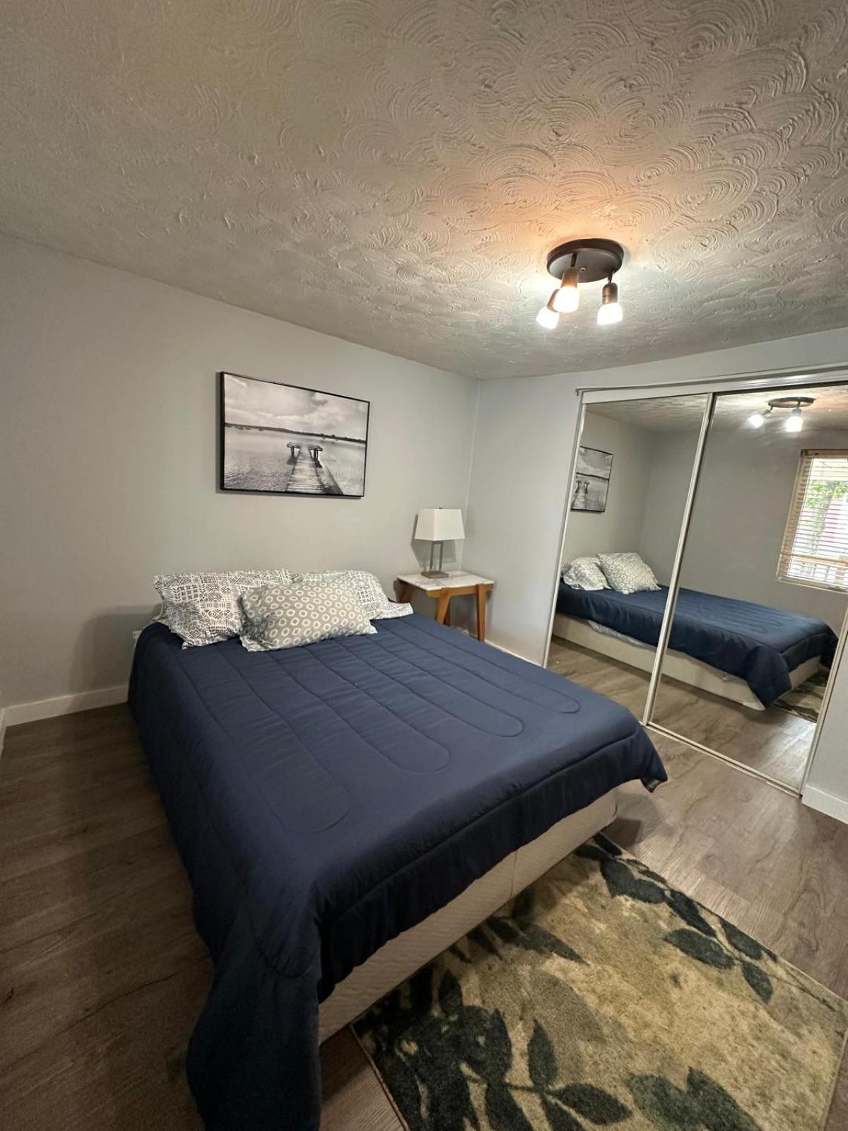 Deluxe Double Room with Side Sea View photo 3