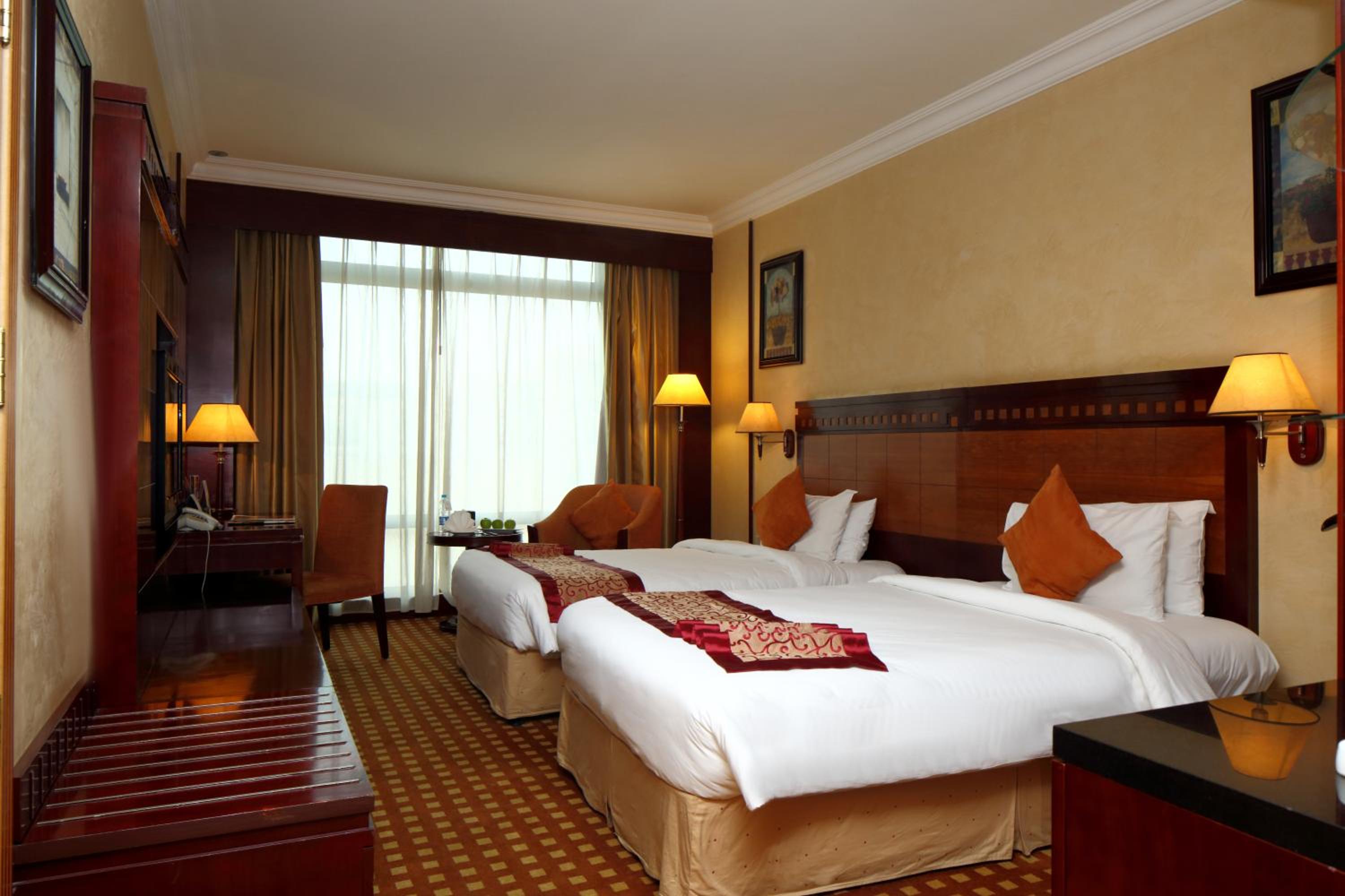 Twin Deluxe Room with Pool View - Smoking
