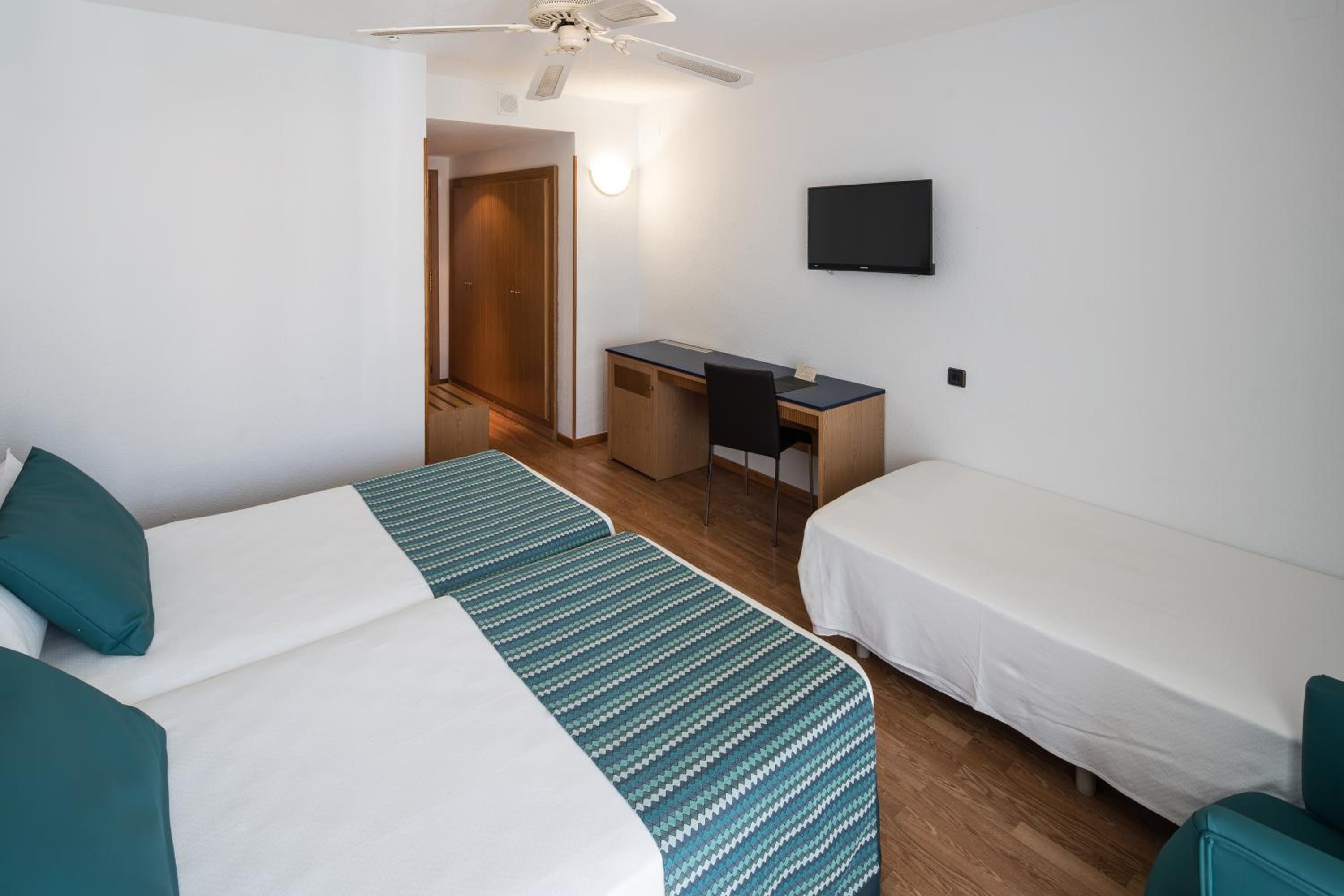 Triple Room (3 Adults) - Photo 3