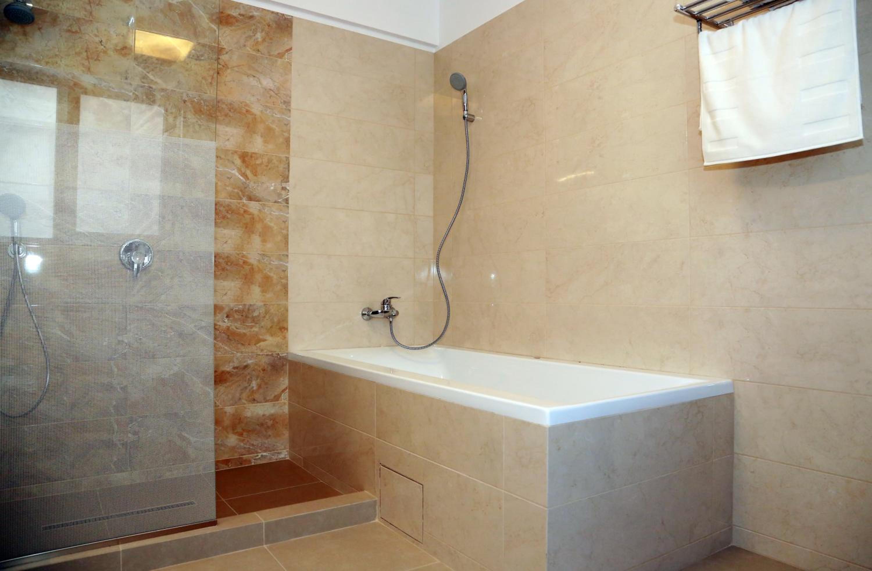 Deluxe Double Room with Terrace - Photo 6