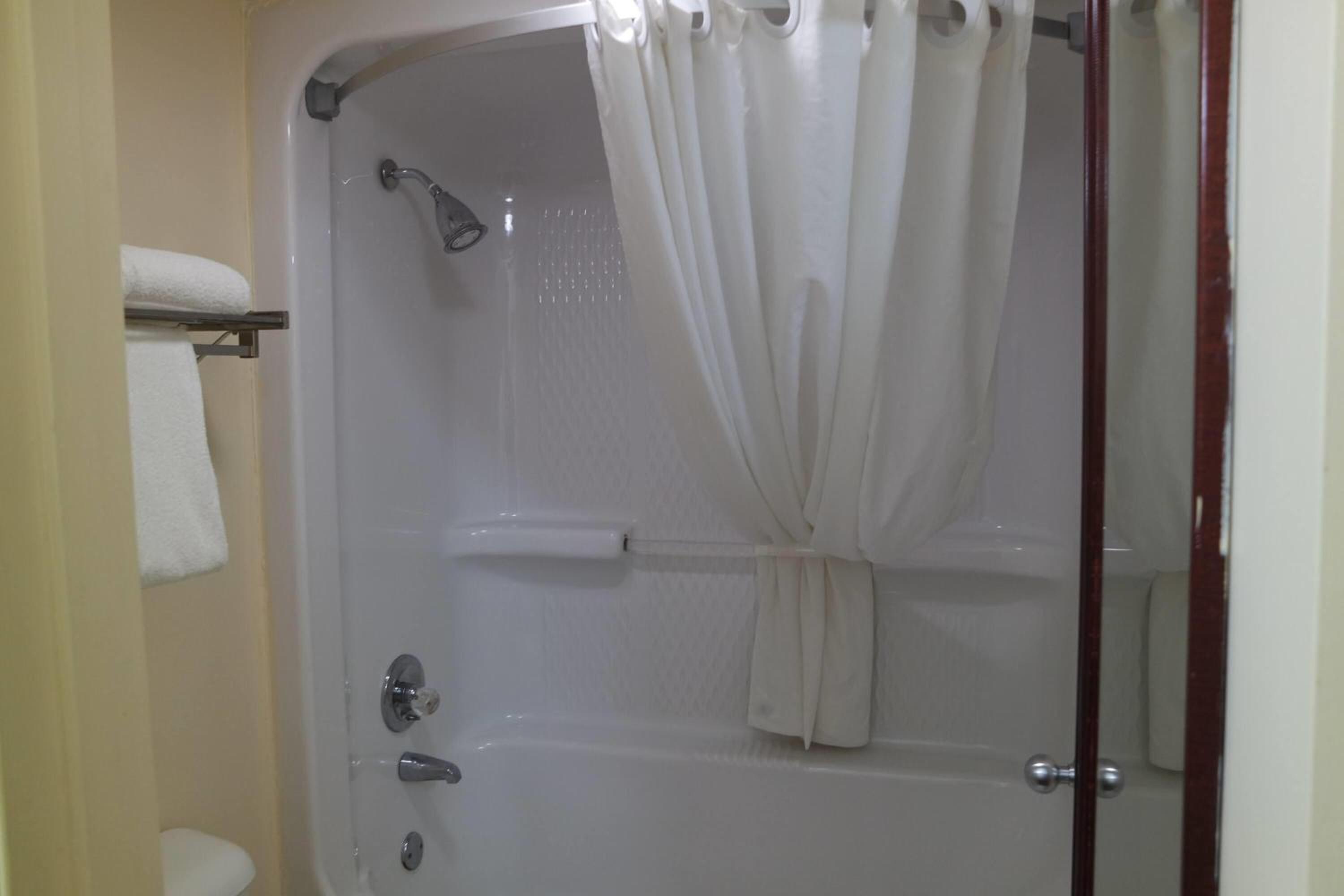 Double Room with Two Double Beds - Smoking - Photo 2