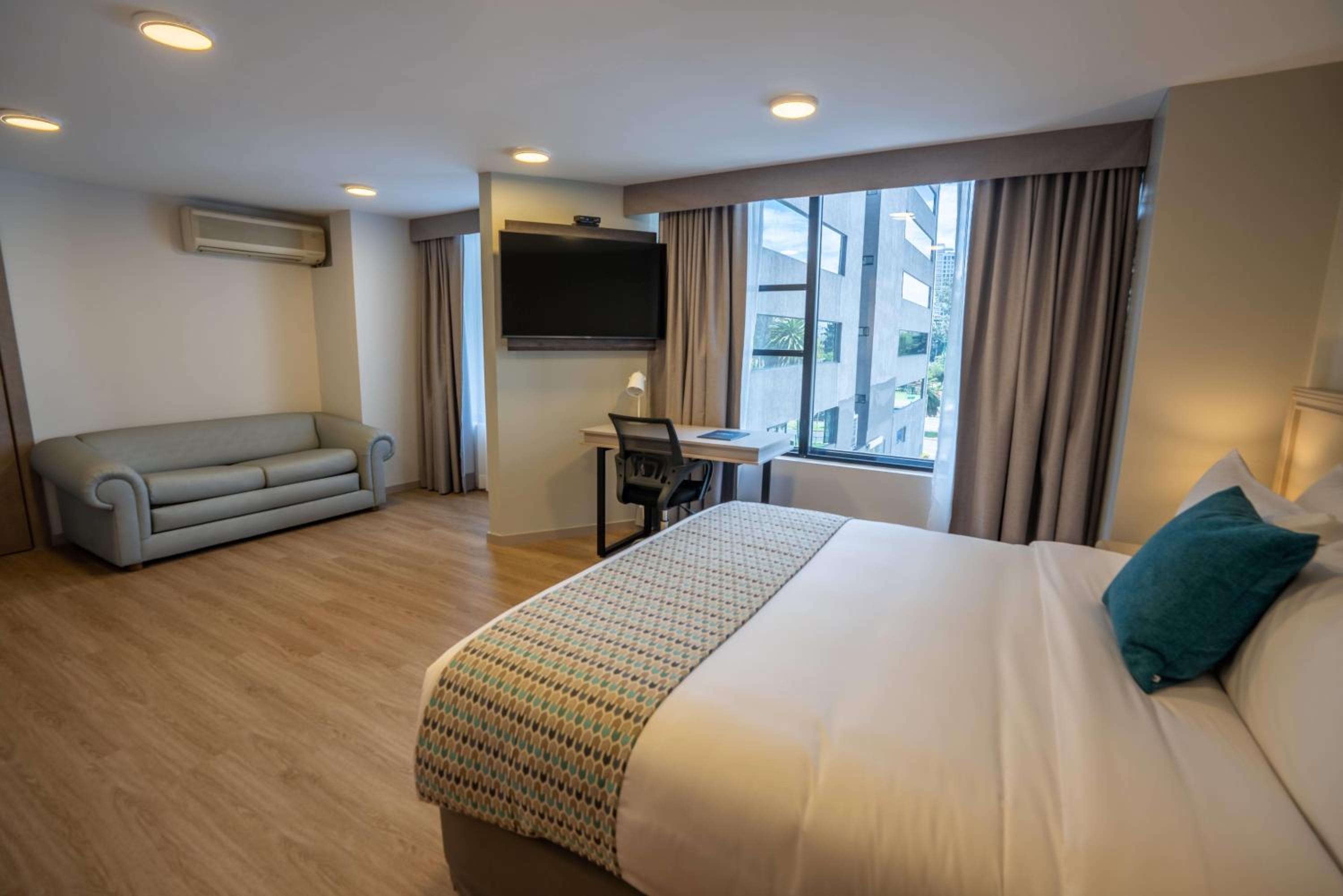 Queen Room - Mobility Access/Non-Smoking - Photo 3