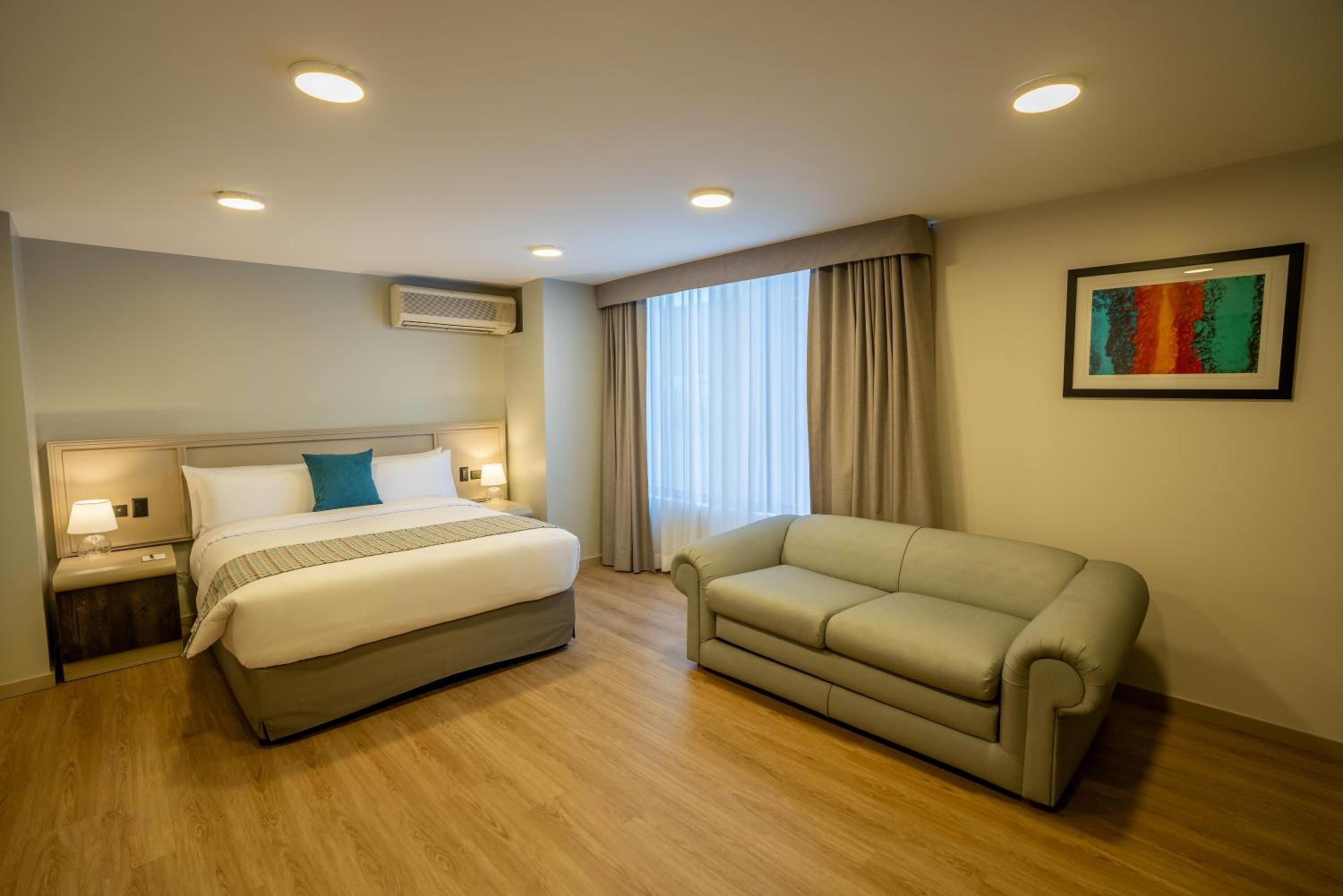 Business Queen Room - Non-Smoking - Photo 3