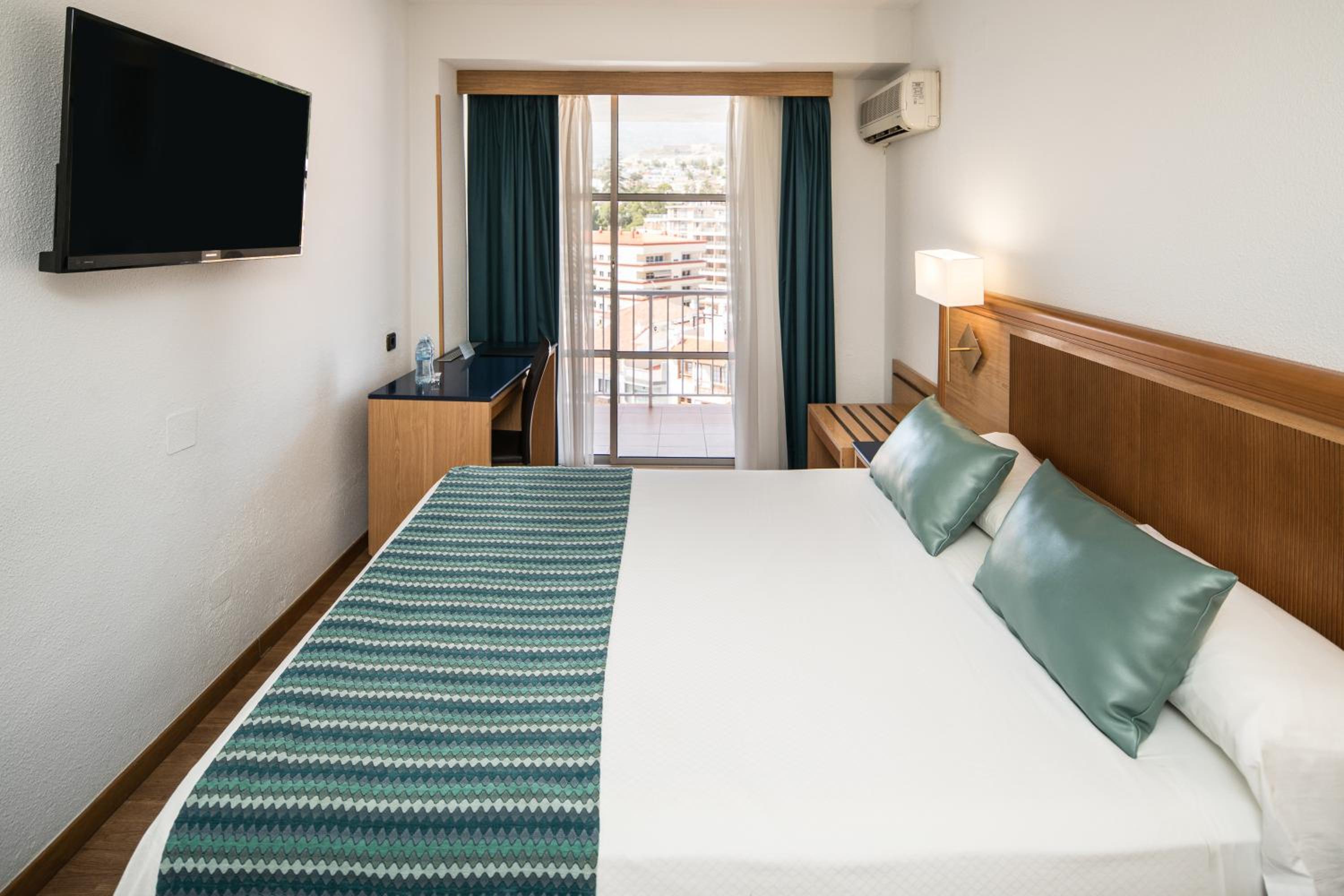 Double or Twin Room with Balcony - Photo 5