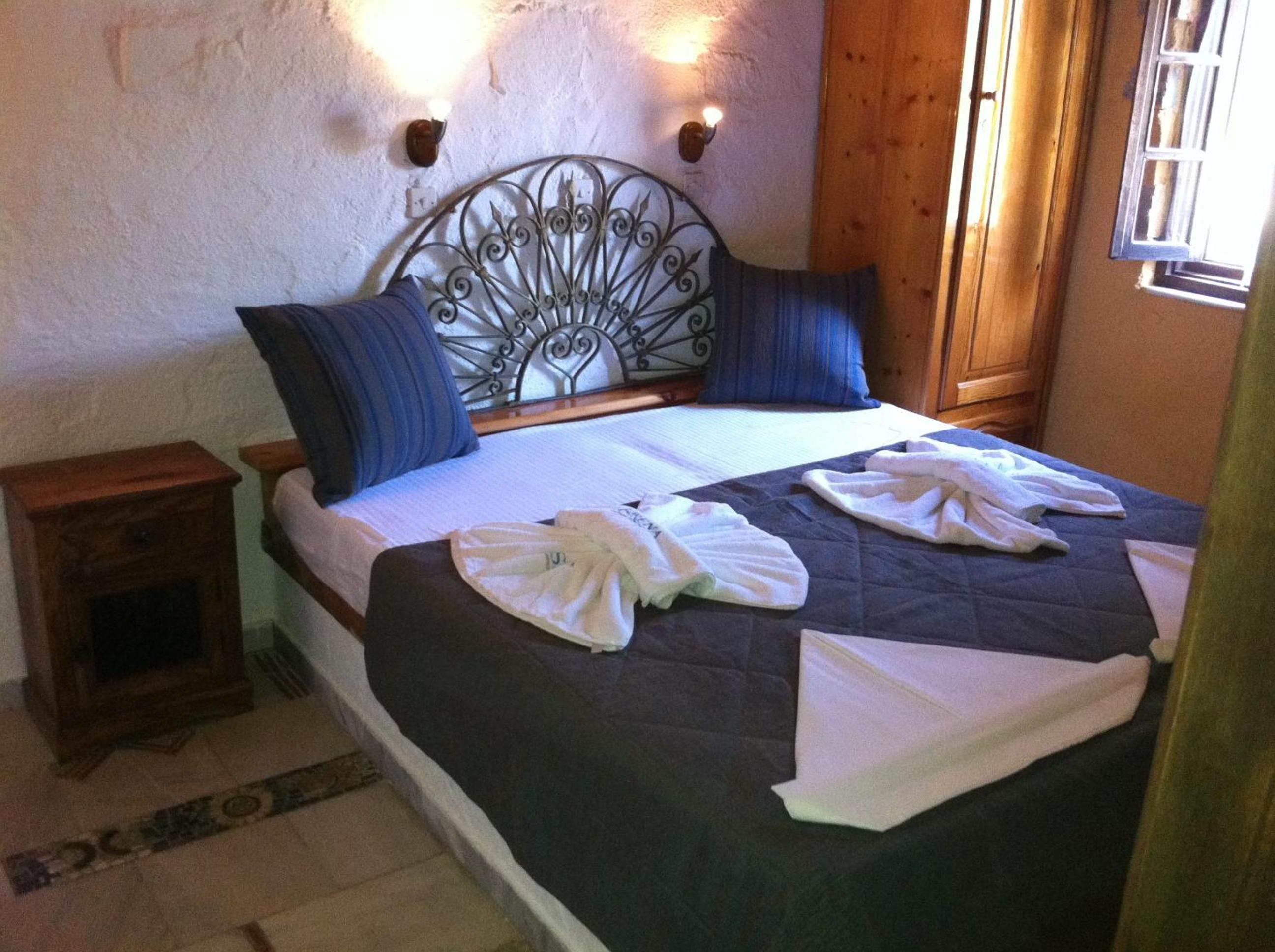One-Bedroom Apartment - Photo 3
