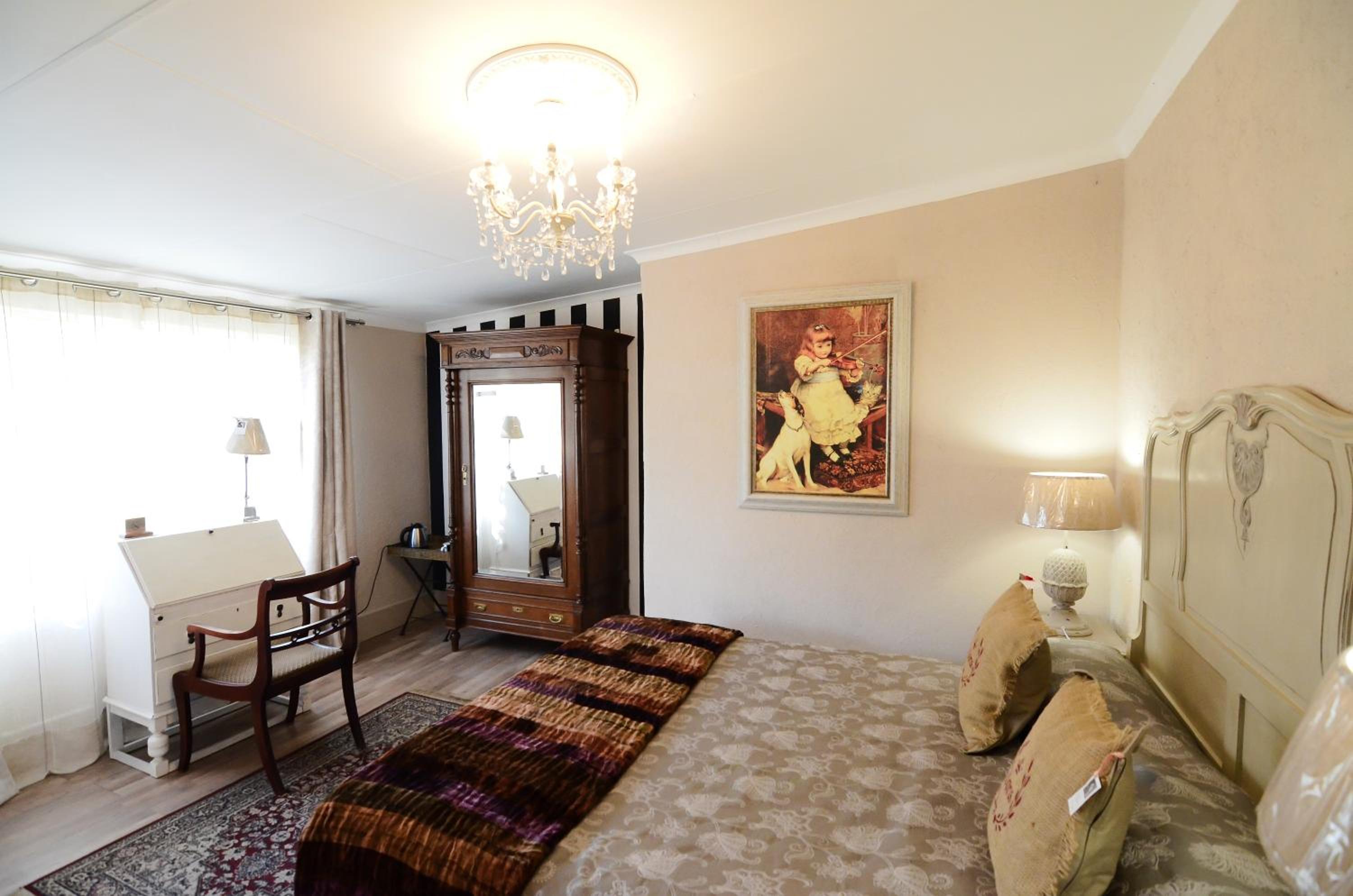 Standard Double Room - Photo 20