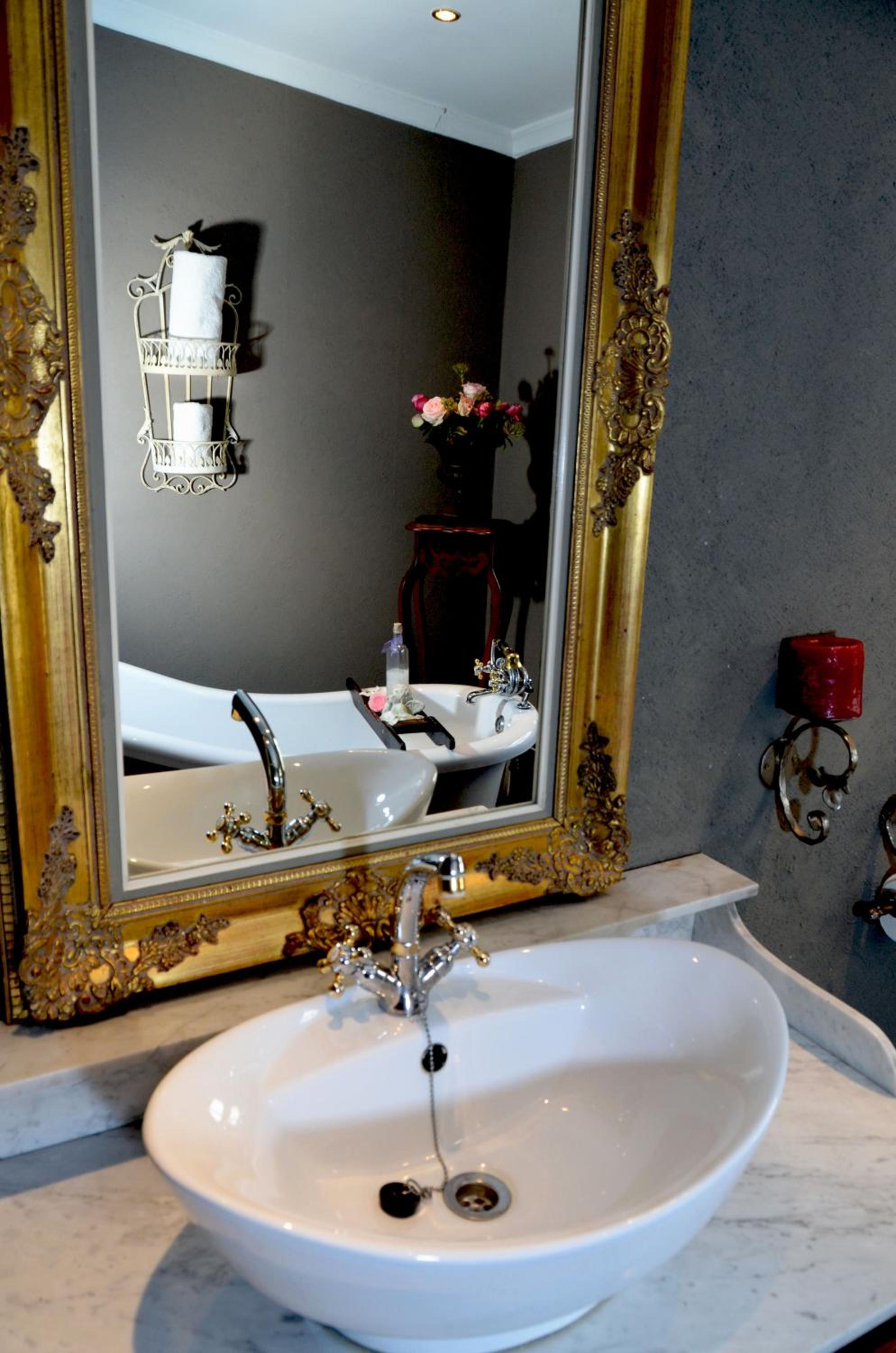 Executive Suite - Photo 13