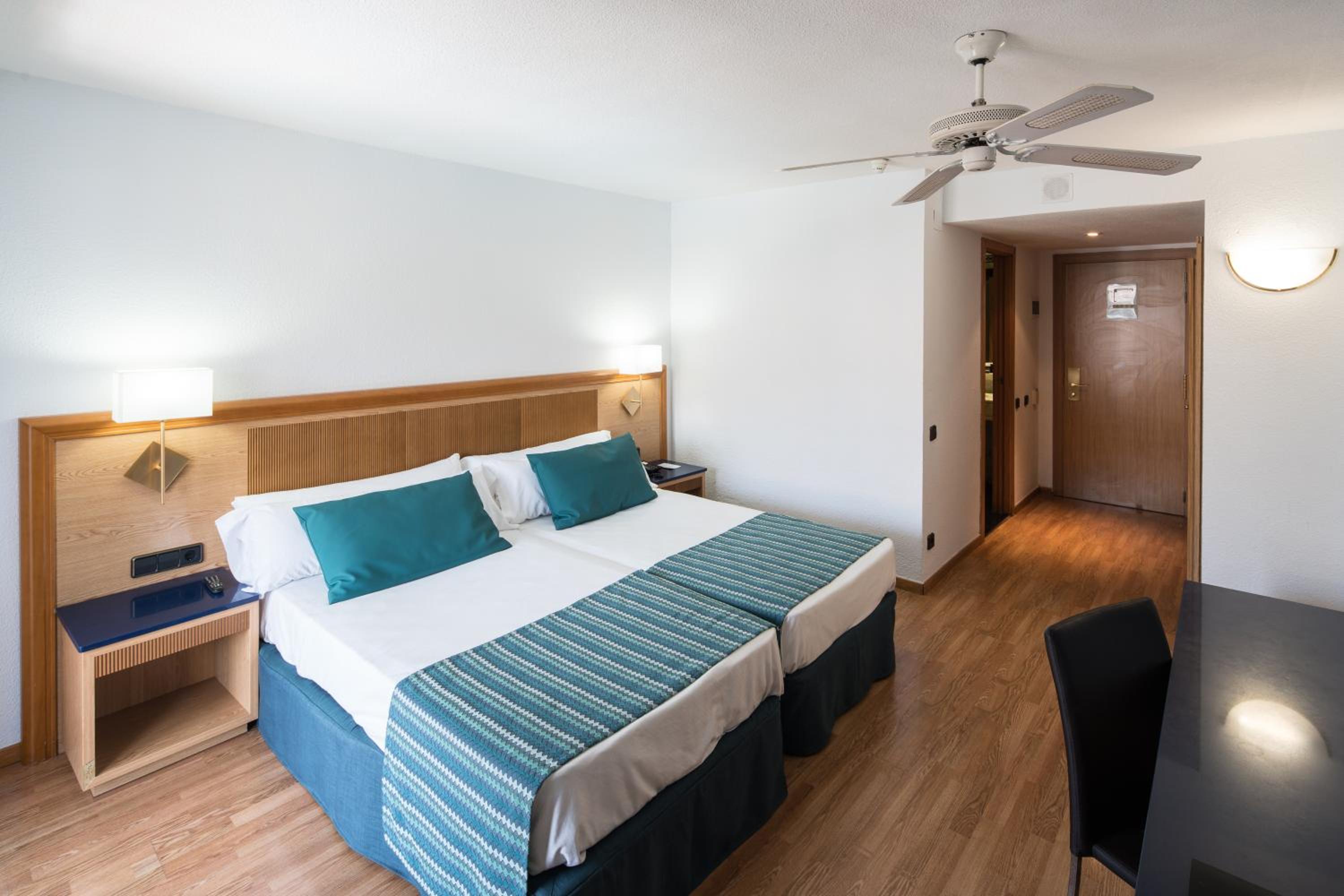 Double or Twin Room - Photo 5