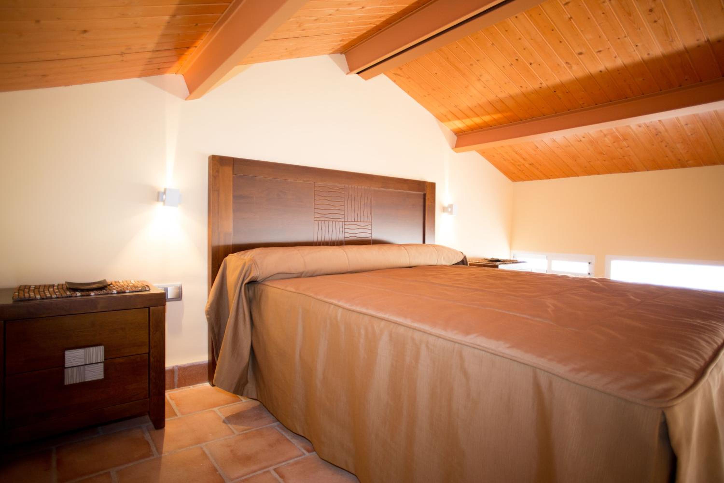Three-Bedroom Apartment - Photo 3