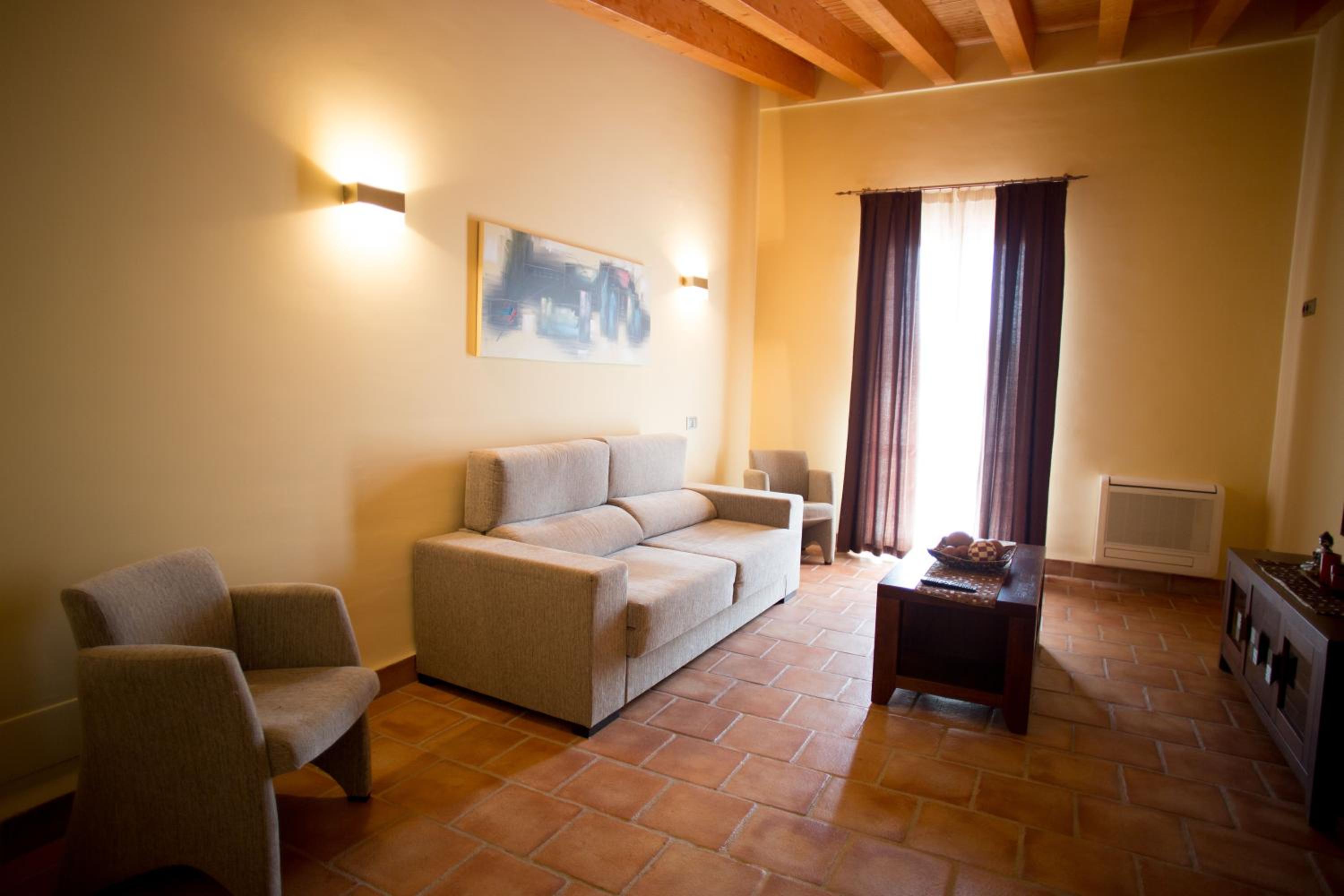 Three-Bedroom Apartment - Photo 21