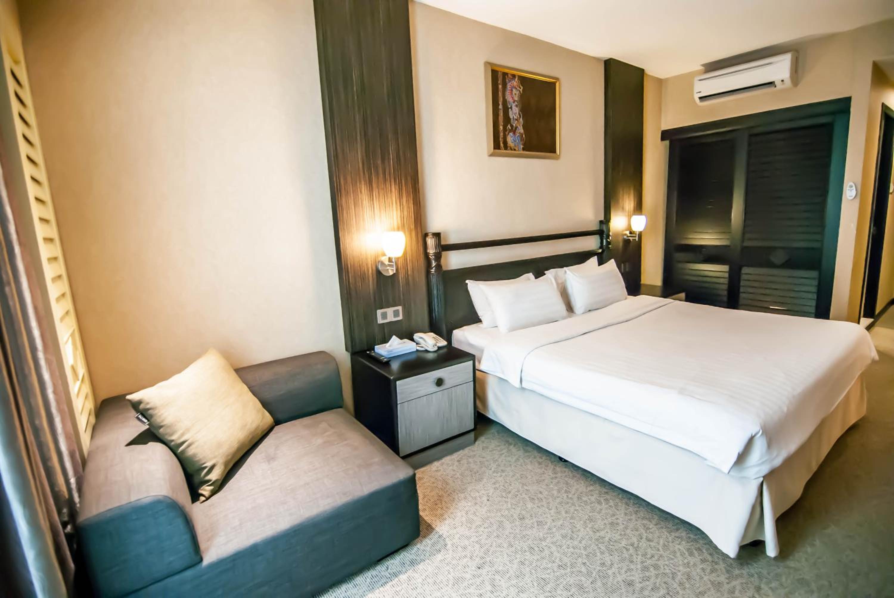 Deluxe King Room photo 3