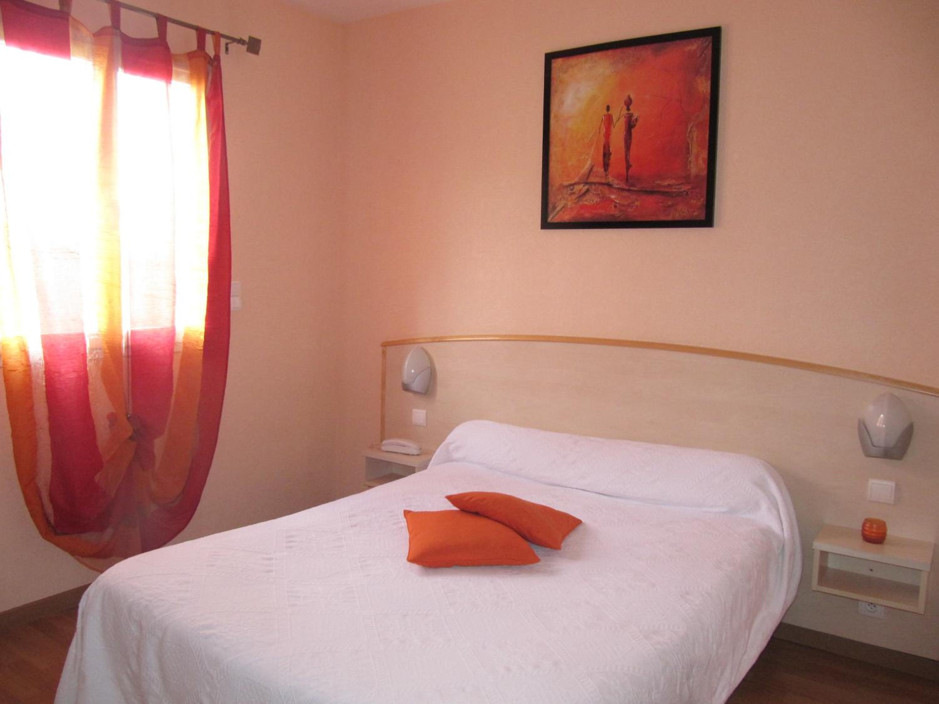 Double Room - Photo 5