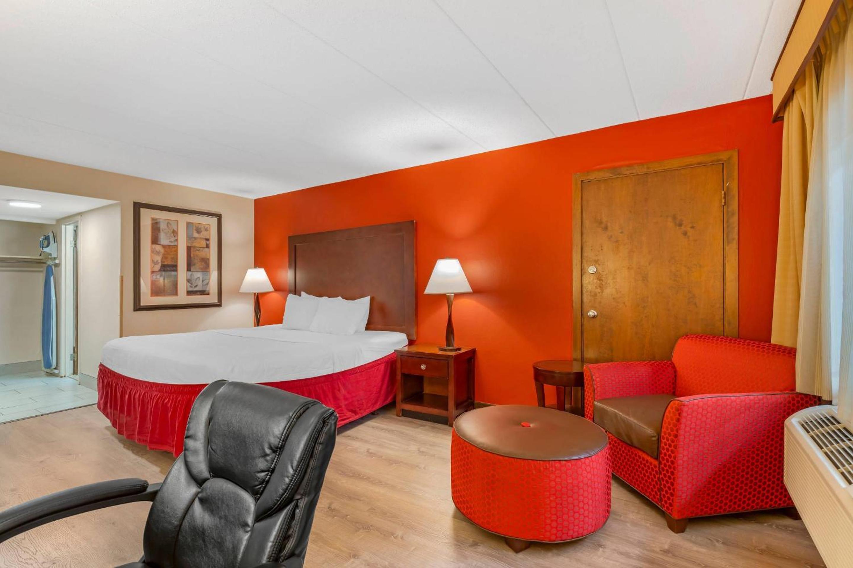 King Room - Non Smoking - Photo 2
