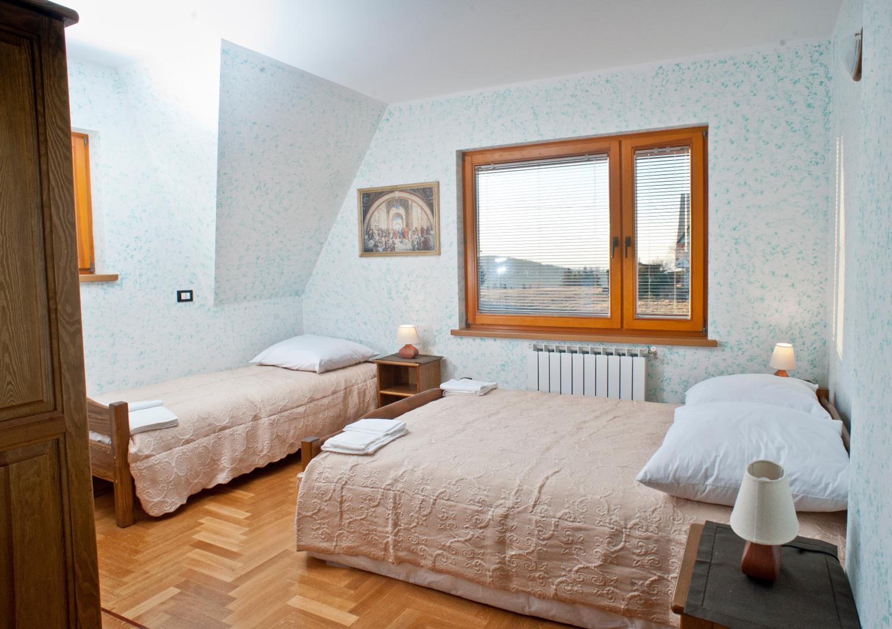 Triple Room with Bathroom - Photo 1