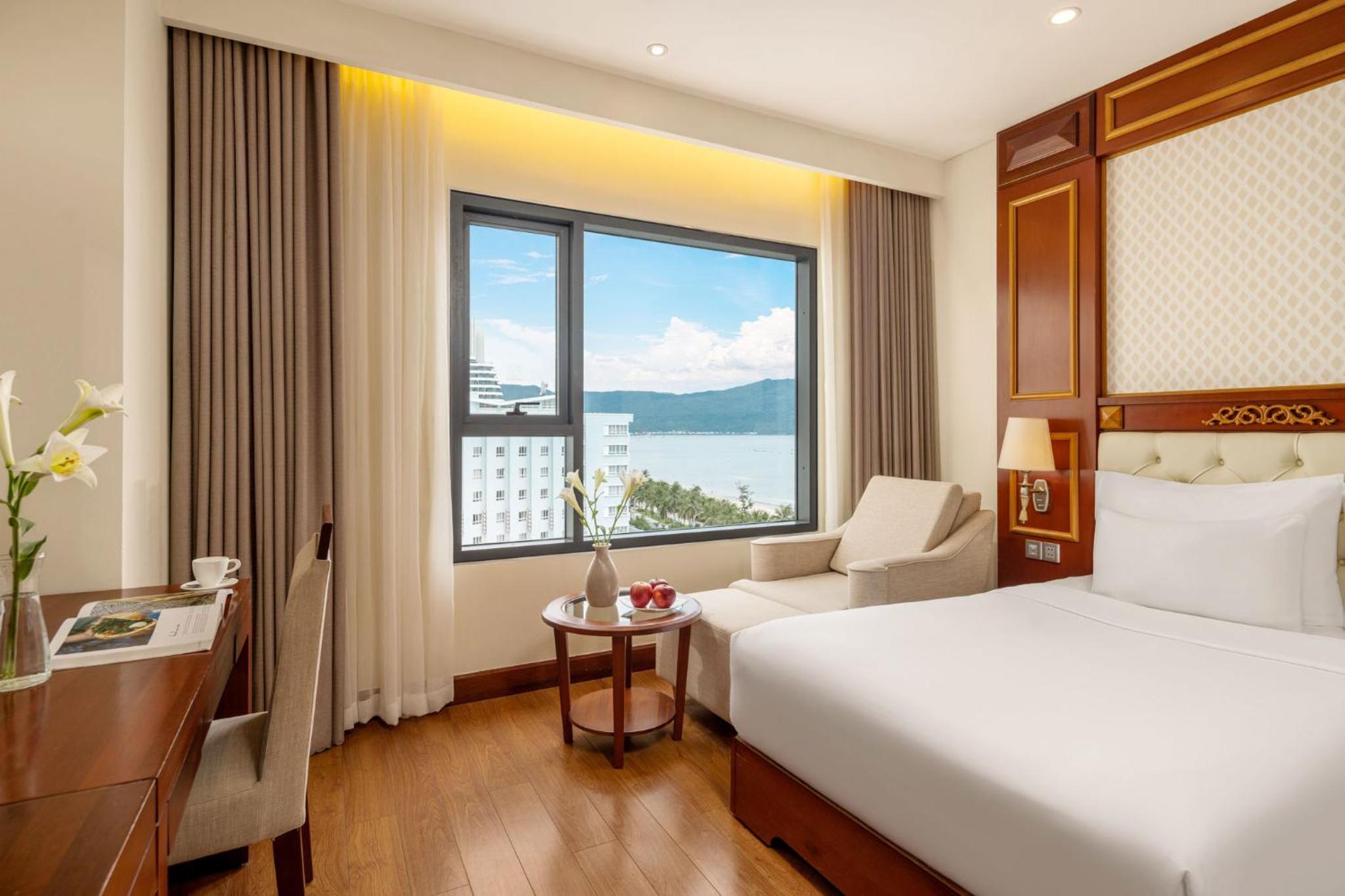 Deluxe Double Room with Partial Sea View photo 3