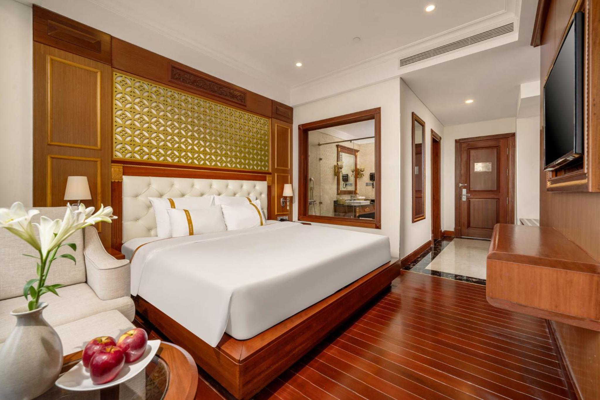 Deluxe Double Room with Partial Sea View photo 1
