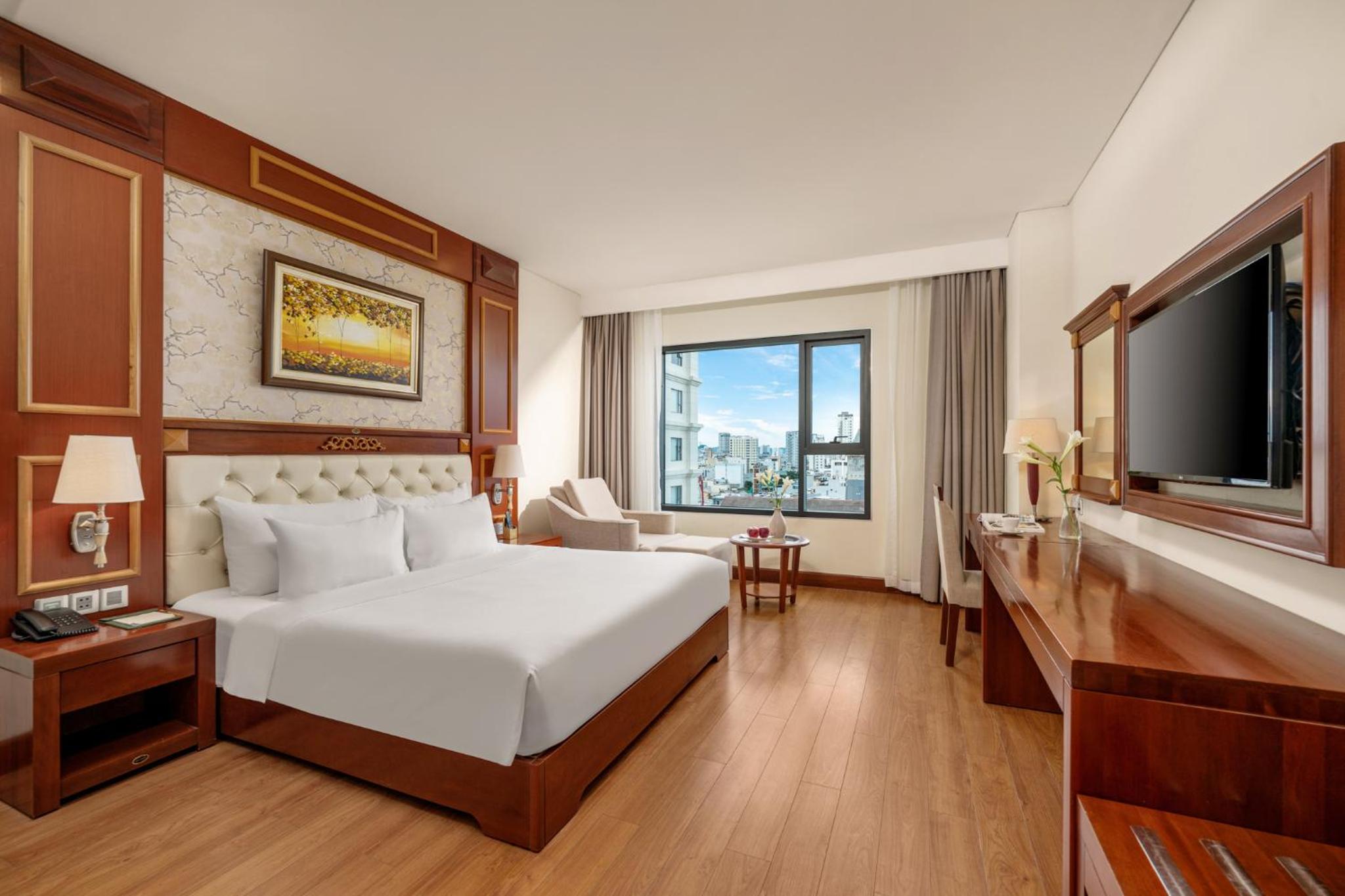 Deluxe Double Room with Partial Sea View photo 2