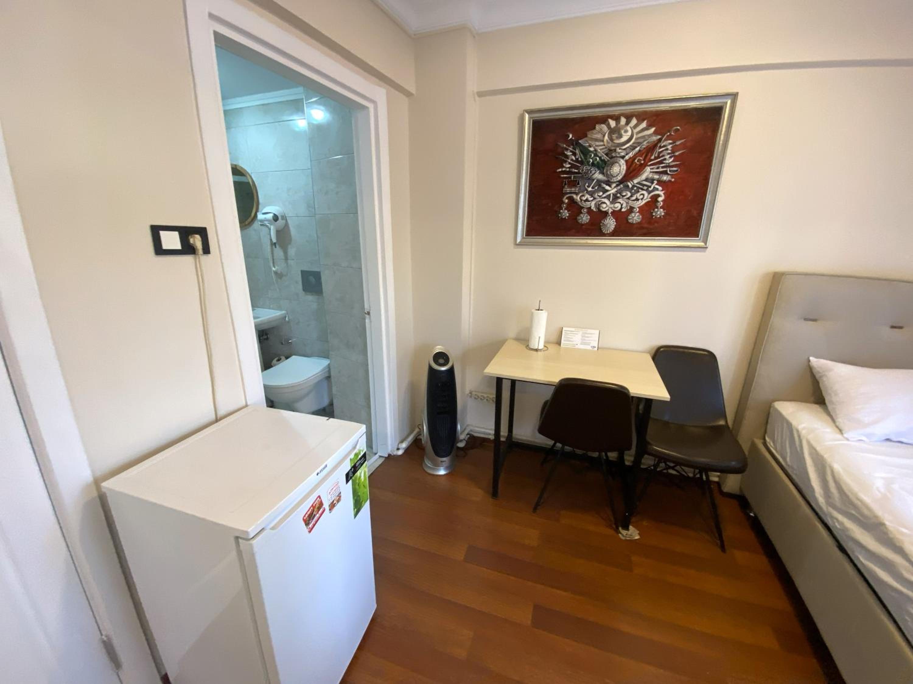Classic Triple Room photo 2