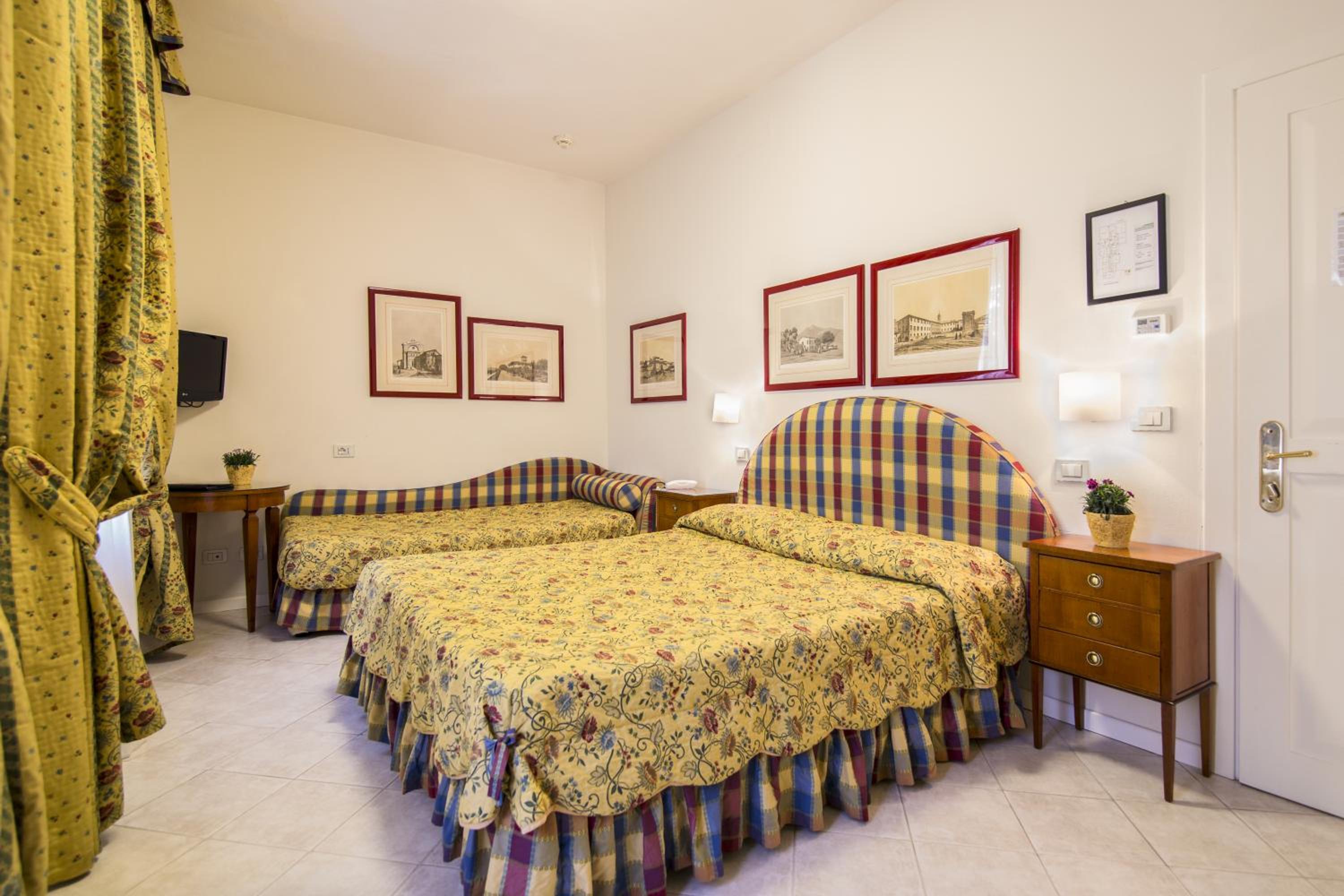 Standard Triple Room - Photo 1