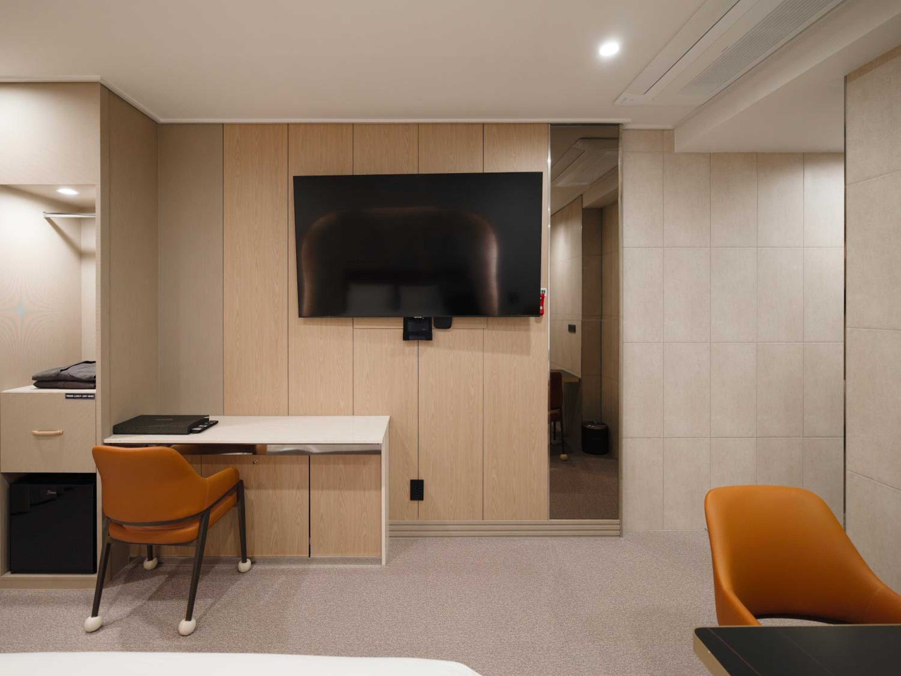 Superior King Room