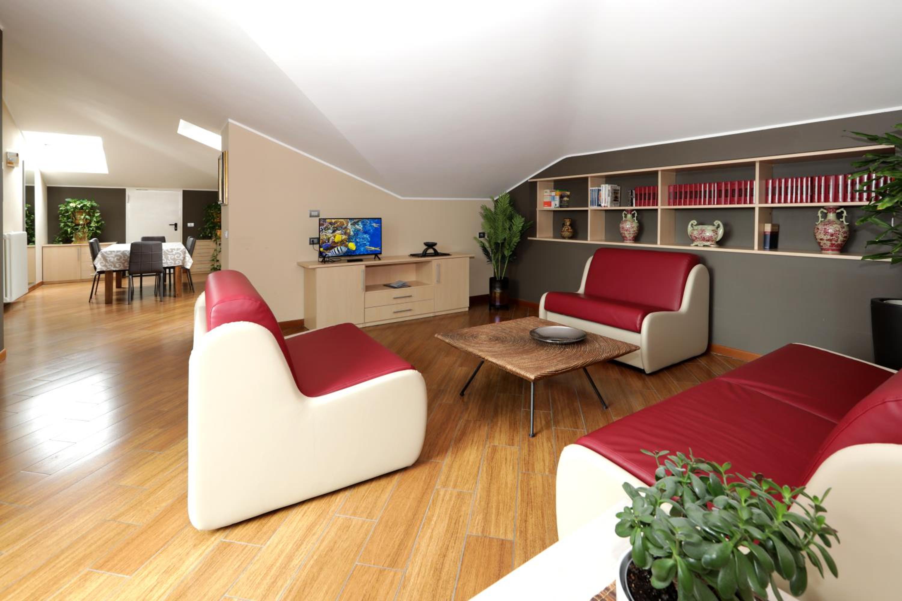 Two-Bedroom Suite Apartment with Terrace
