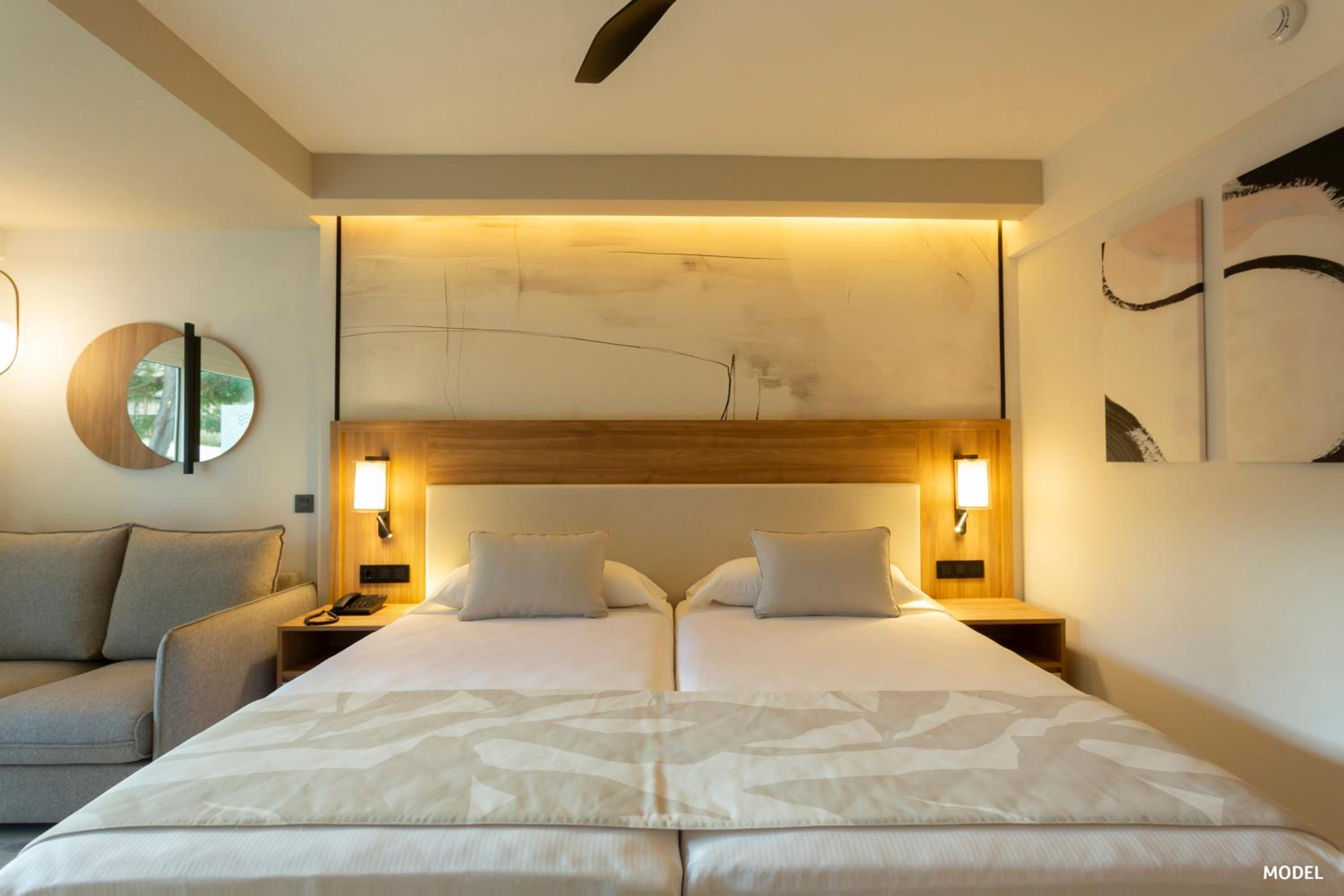 Double Room with Balcony and Sea View