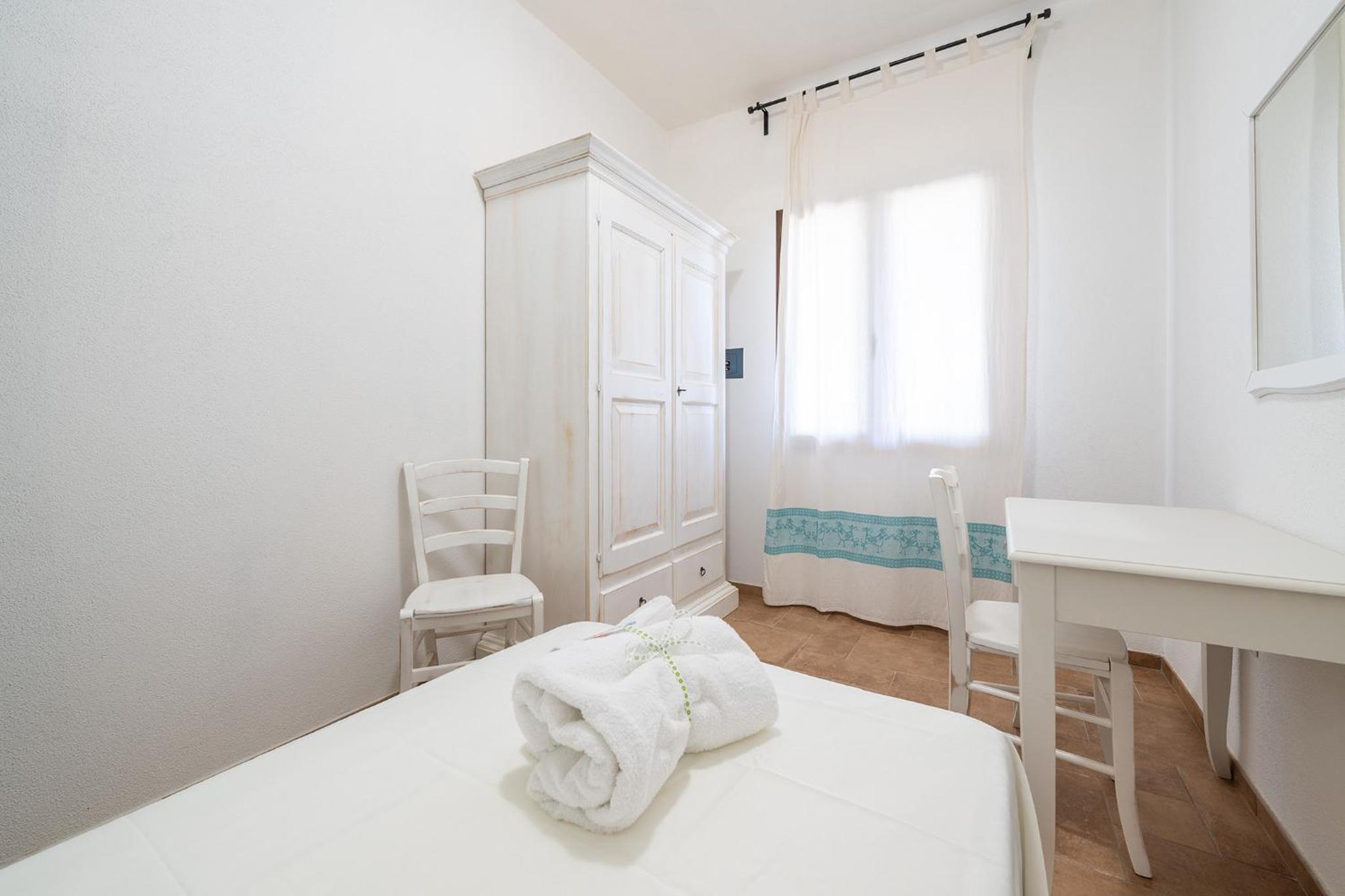 Twin Room with Private External Bathroom photo 3