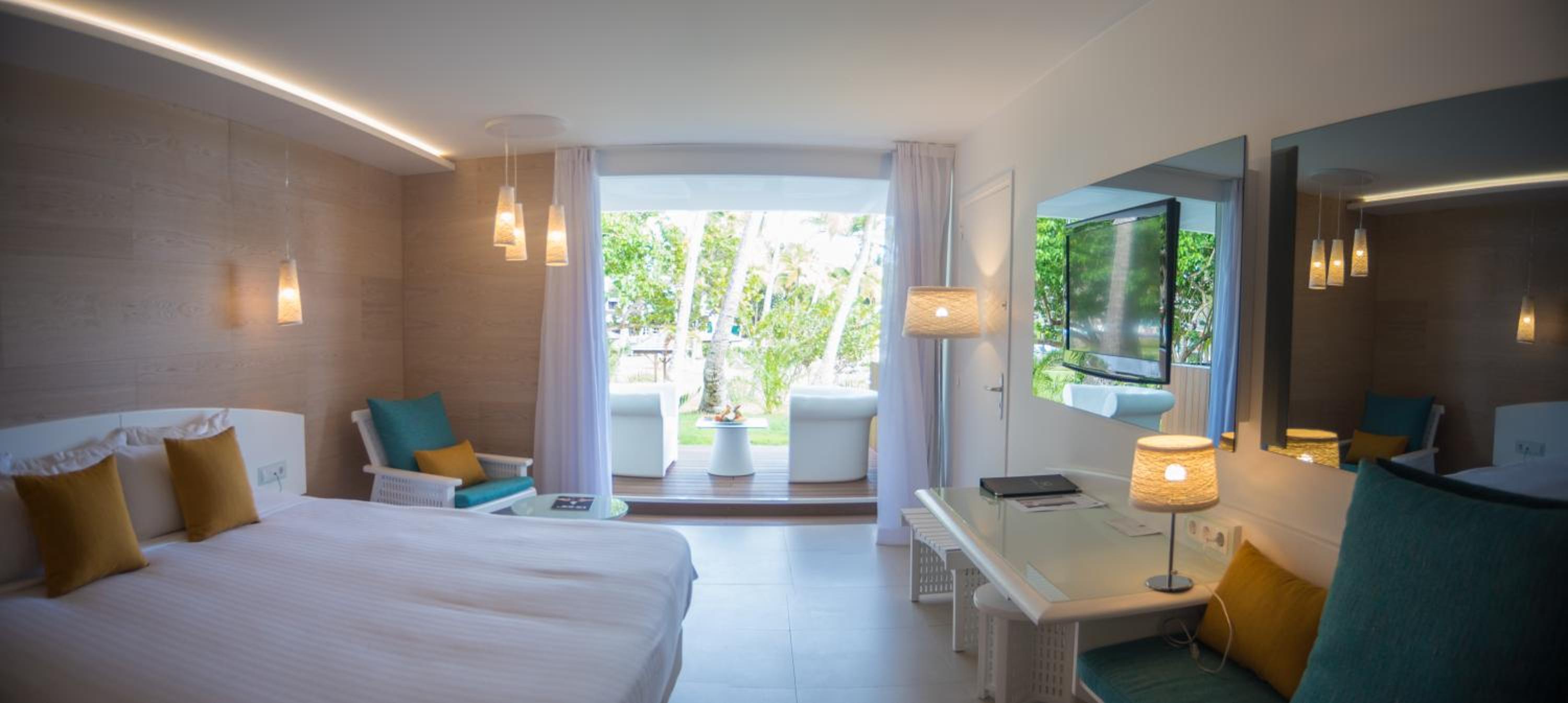 Sea View Room with King size Bed and Beach Terrace - Photo 3